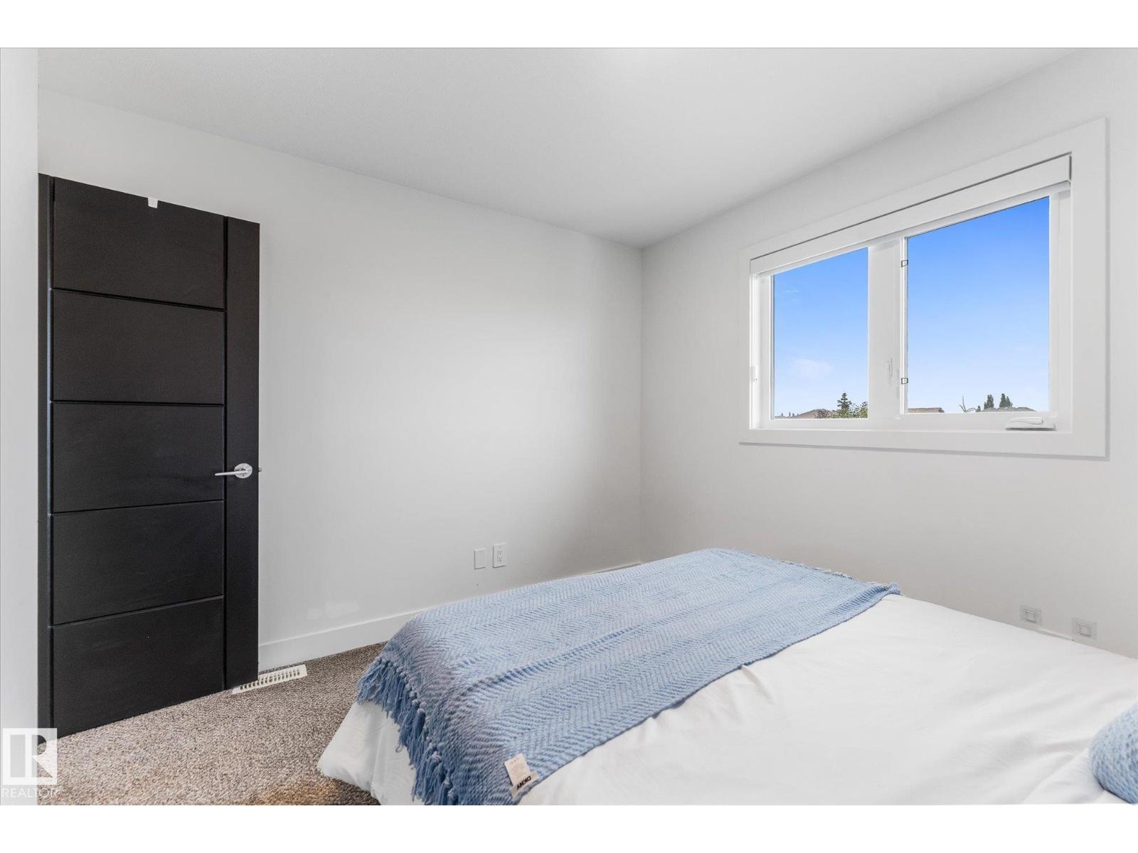 72 SPRUCE GARDENS CR - 34