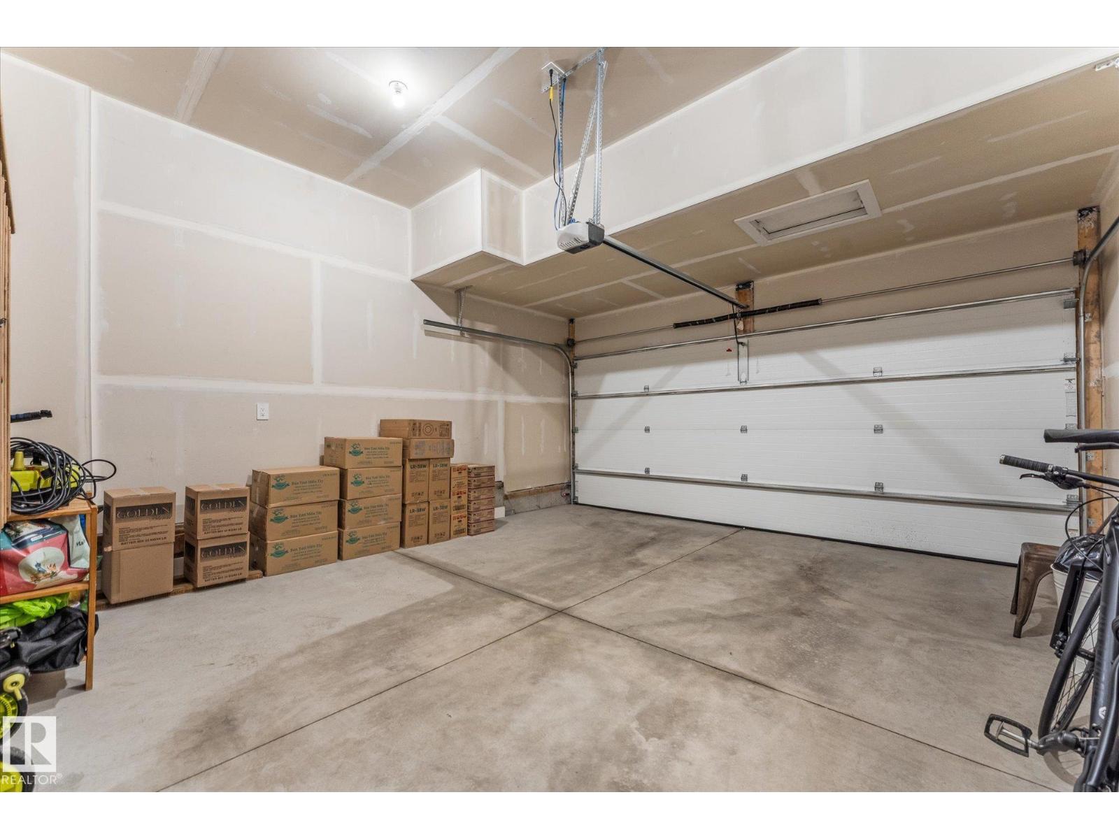 72 SPRUCE GARDENS CR - 37