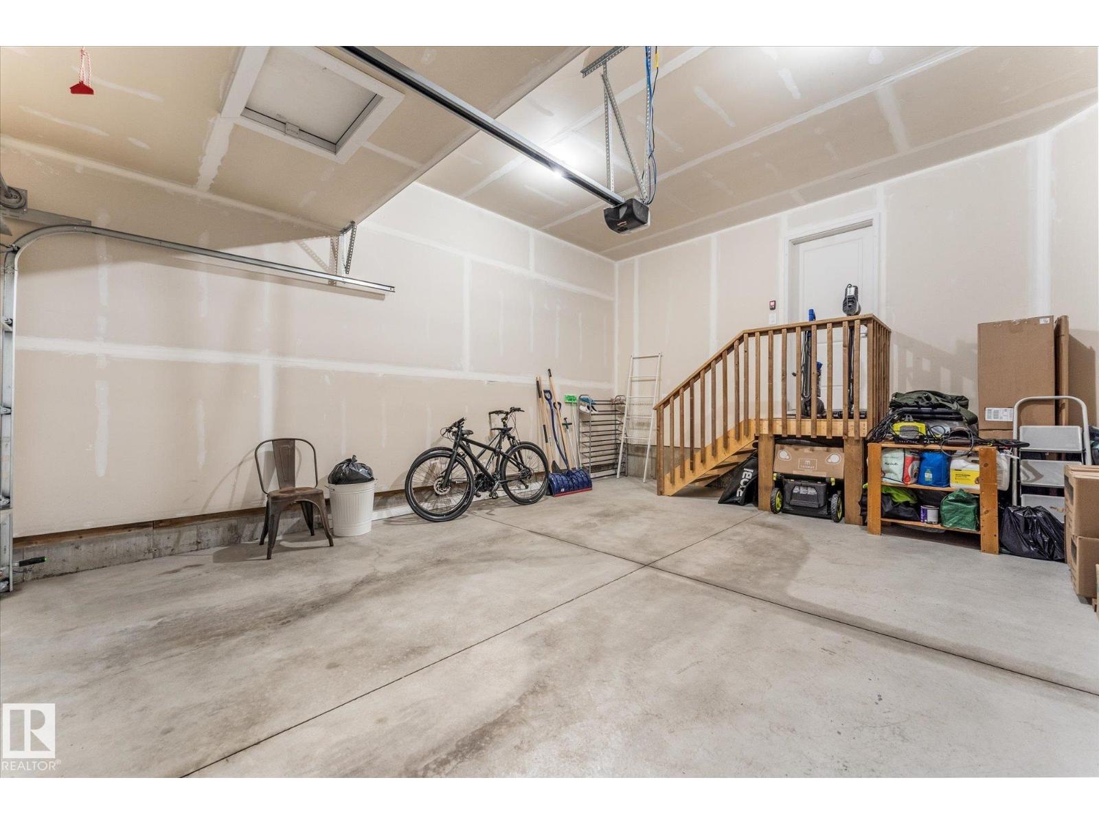 72 SPRUCE GARDENS CR - 38