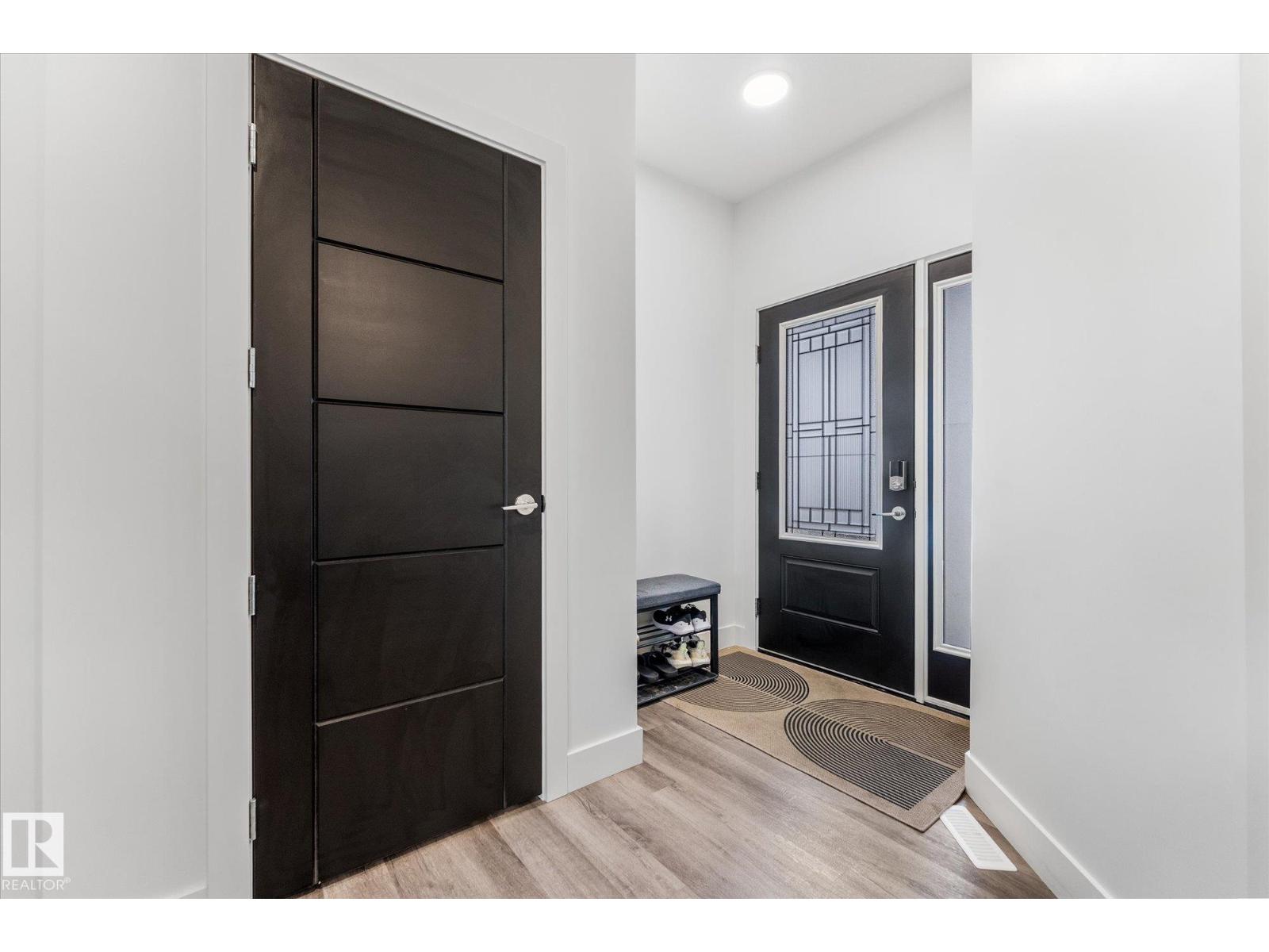 72 SPRUCE GARDENS CR - 6