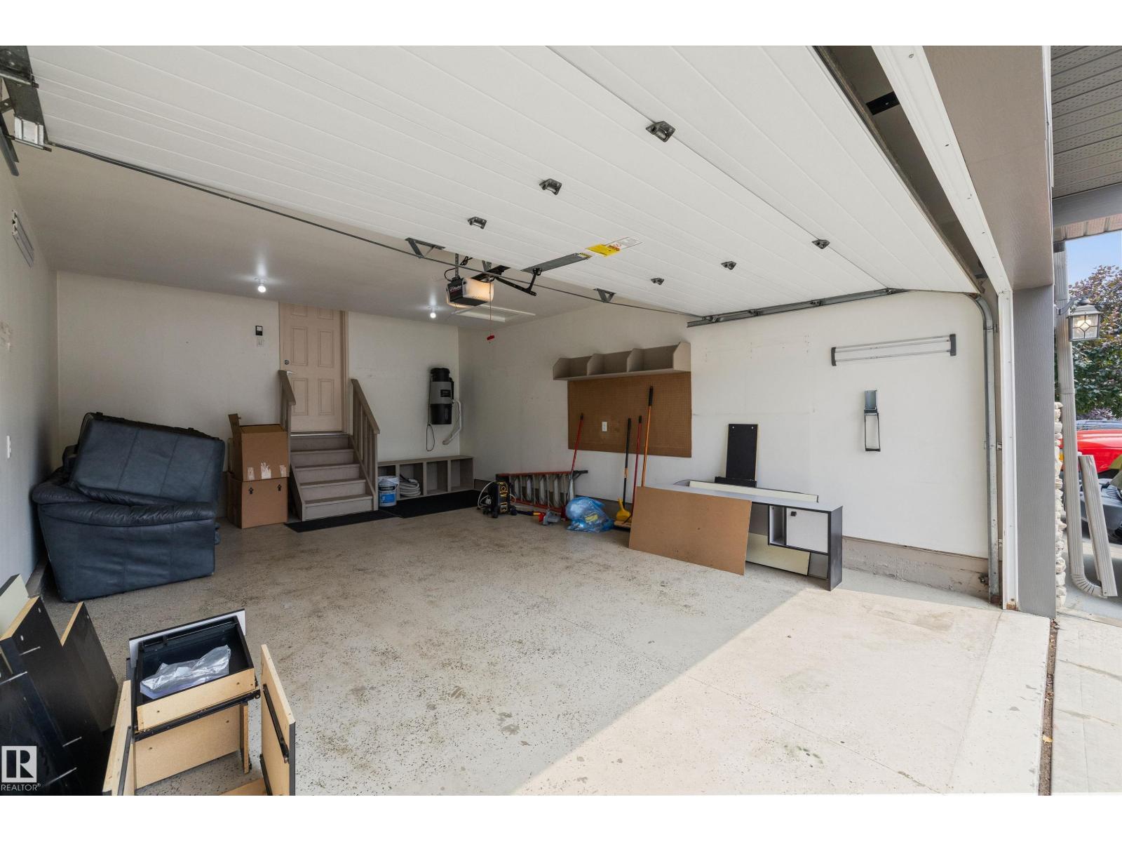 17332 6 AV SW - 43