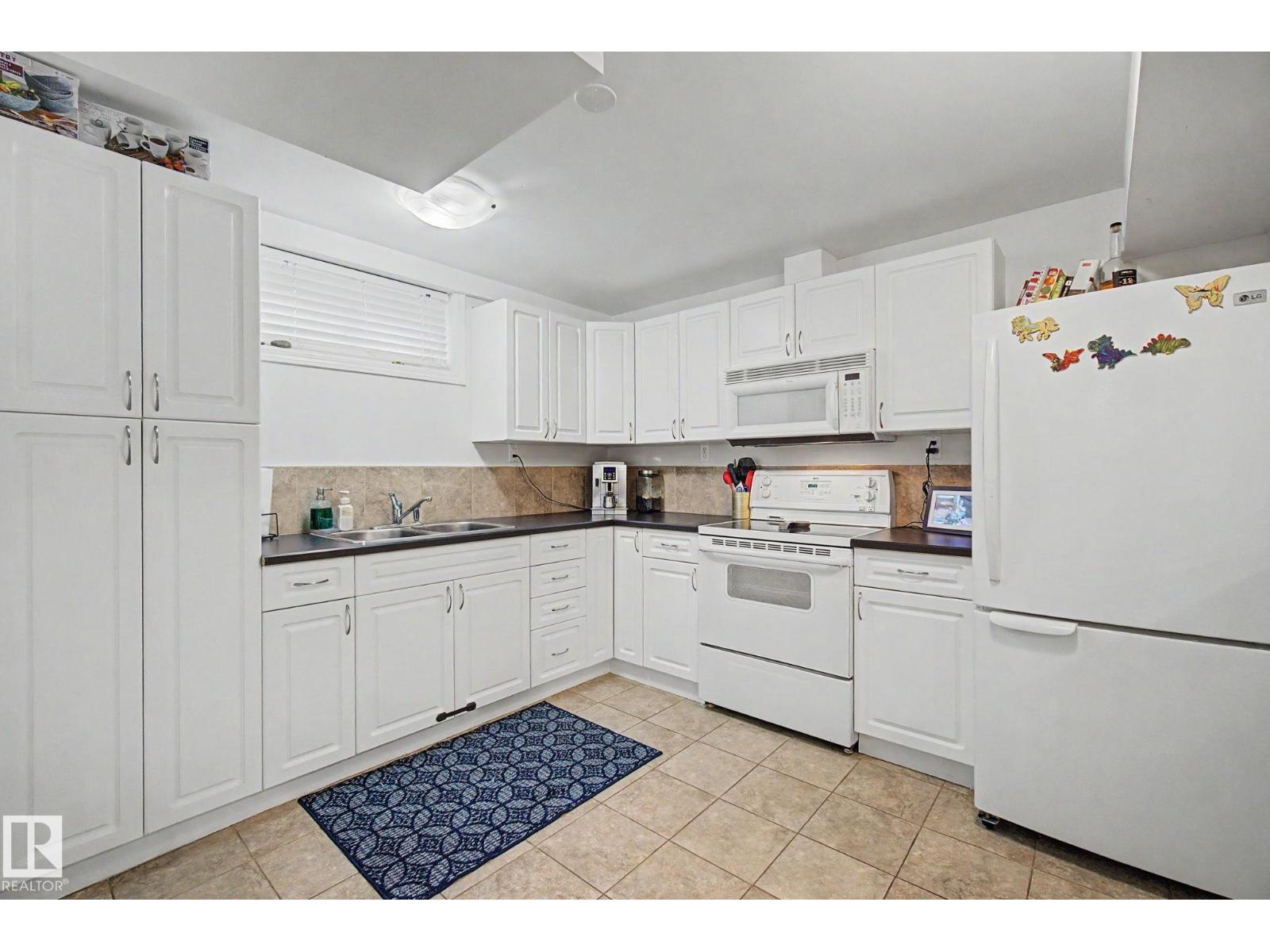 7712 159 ST NW - 21