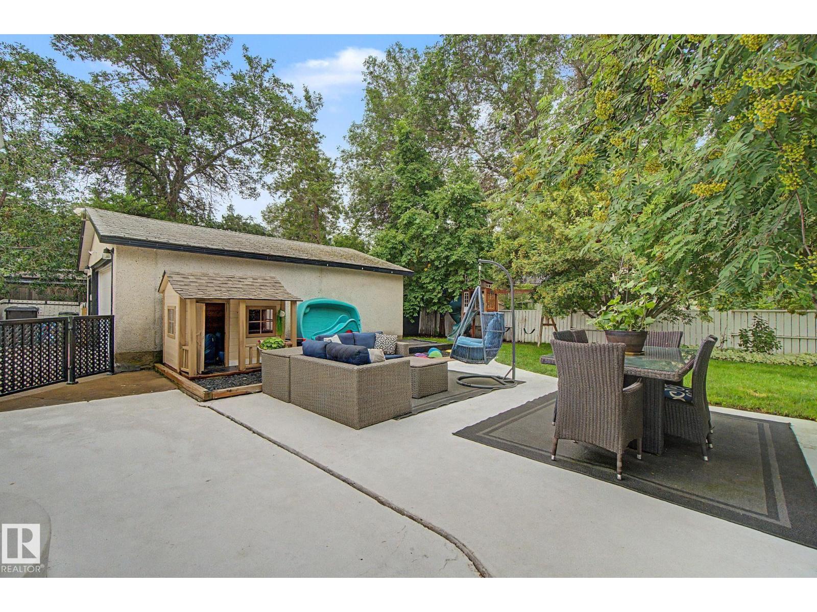 7712 159 ST NW - 24