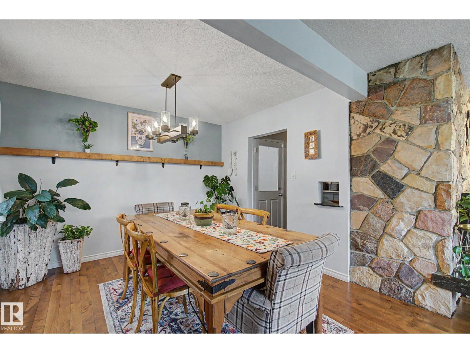 7712 159 ST NW - 4