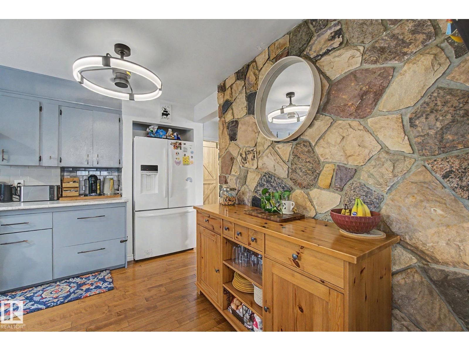 7712 159 ST NW - 6