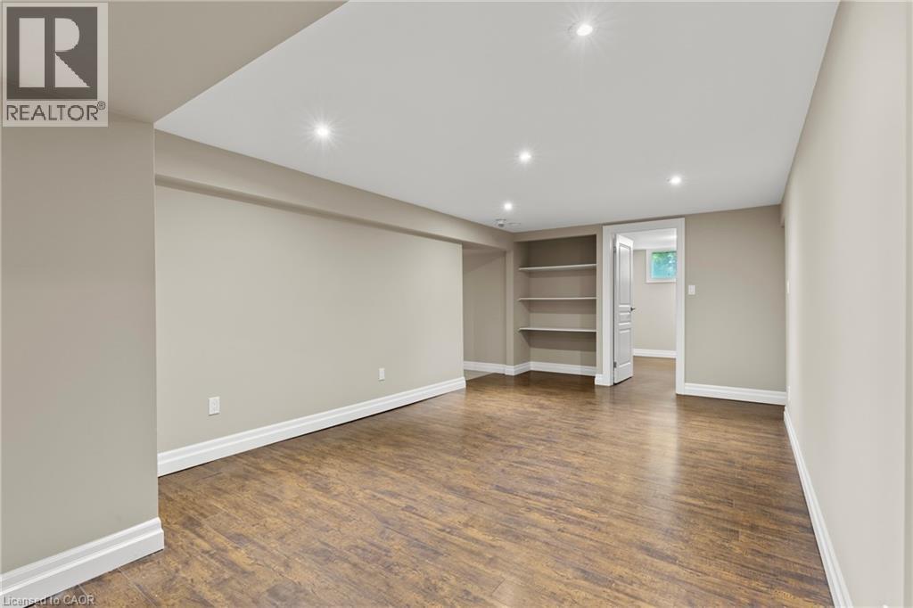 404 HAMILTON Drive - 32