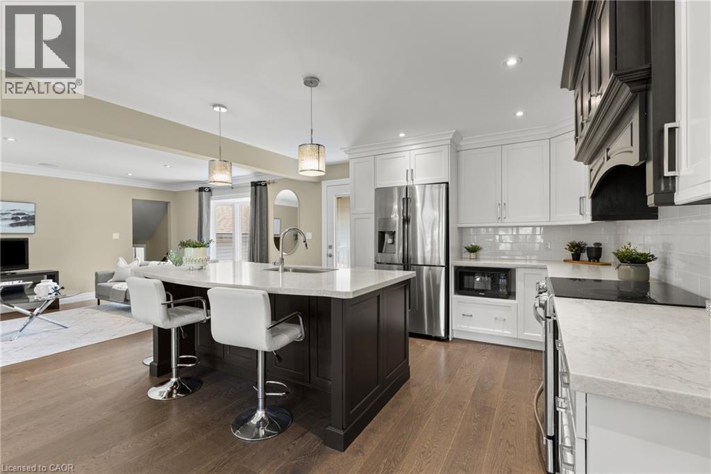 404 HAMILTON Drive - 11