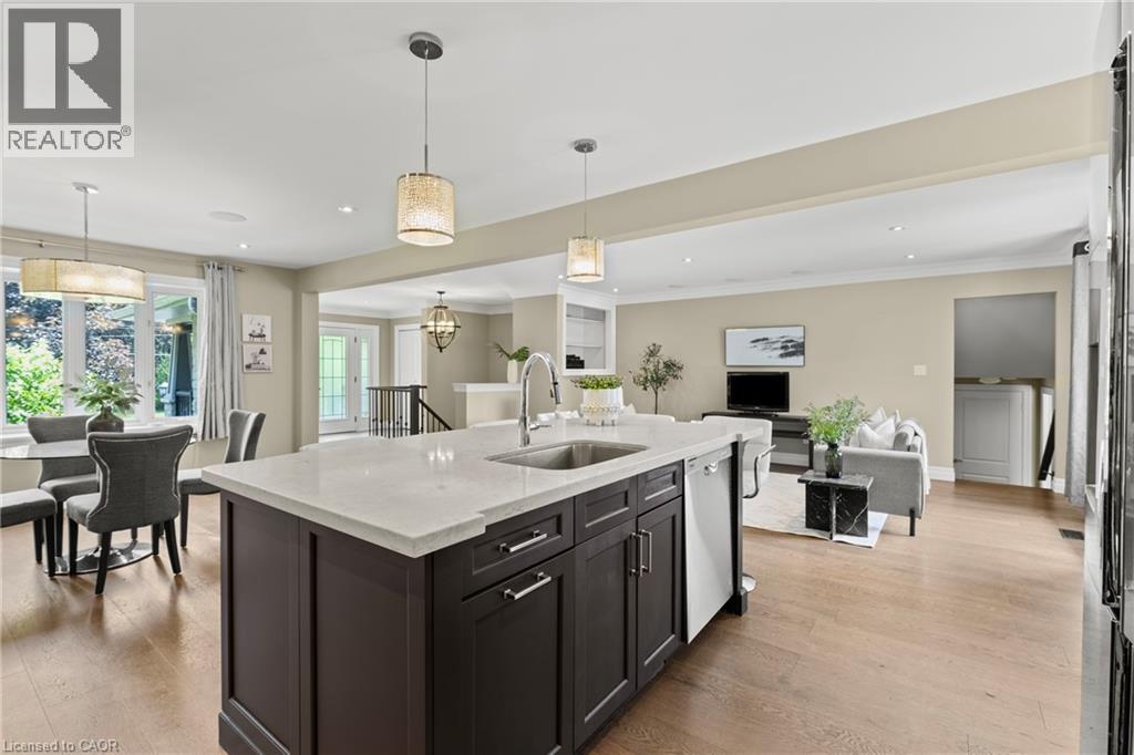 404 HAMILTON Drive - 12