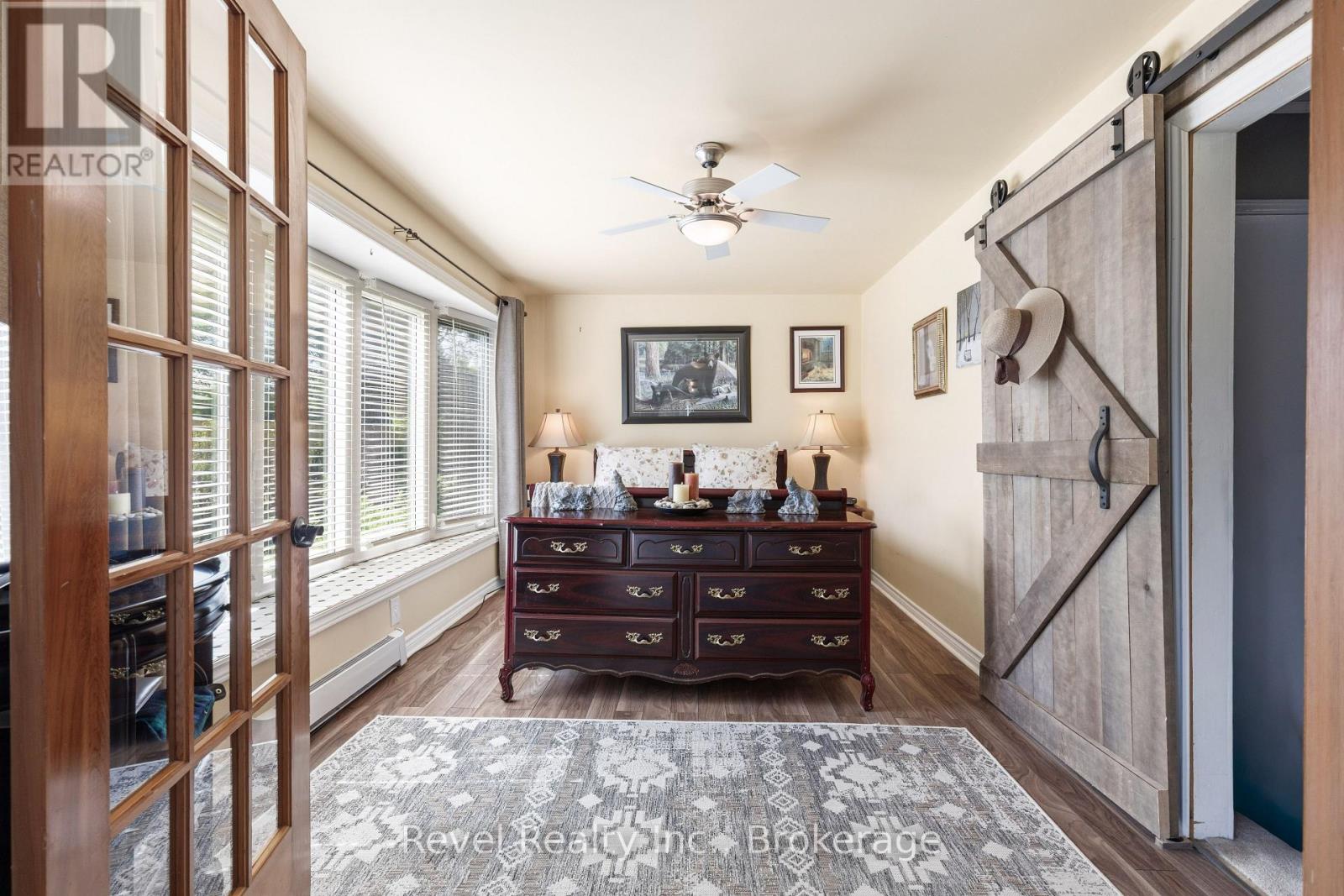 133 VICTORIA DRIVE E - 28