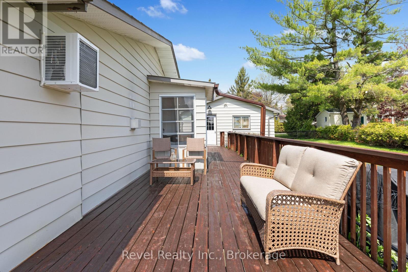 133 VICTORIA DRIVE E - 34