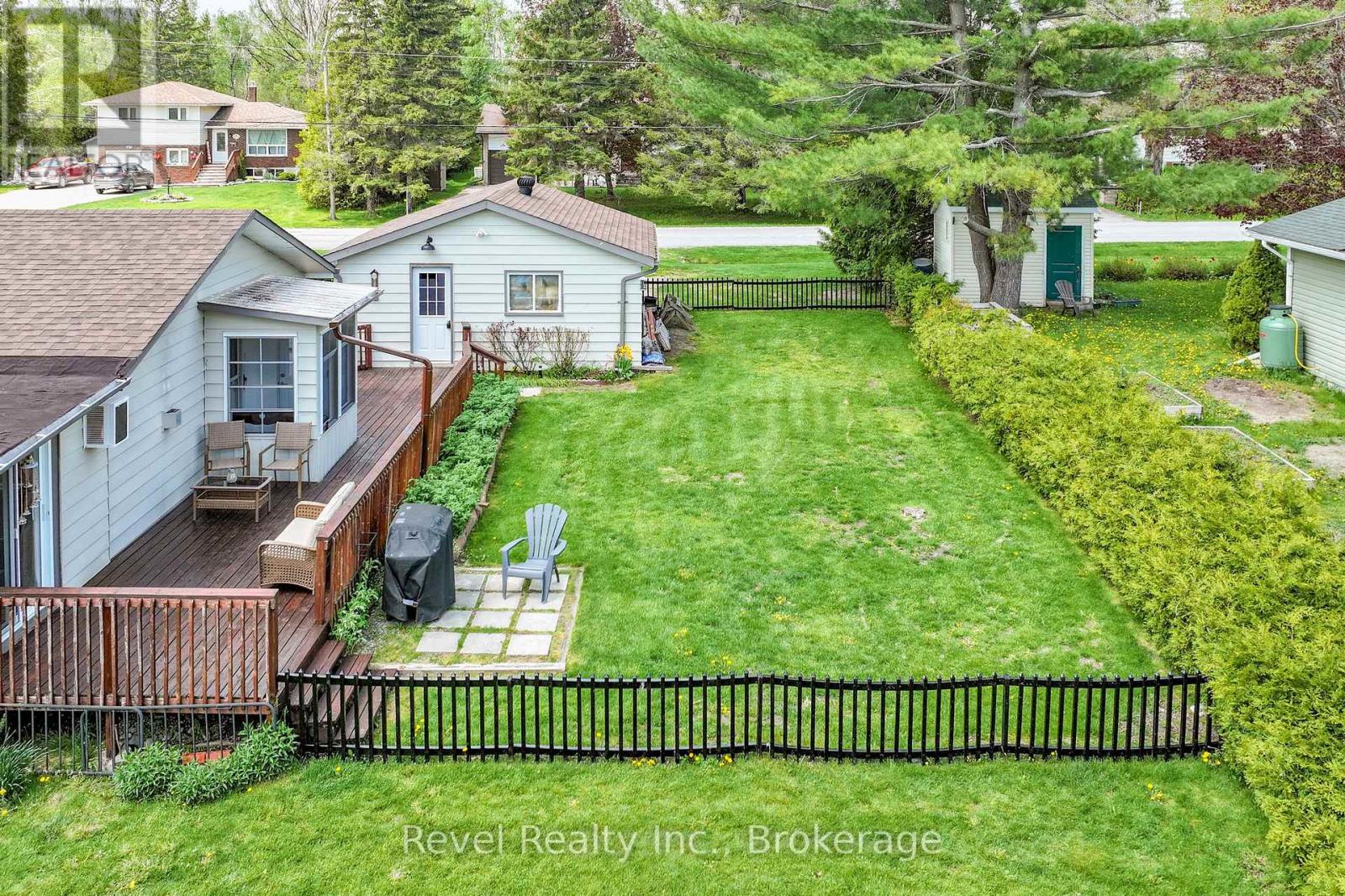 133 VICTORIA DRIVE E - 37