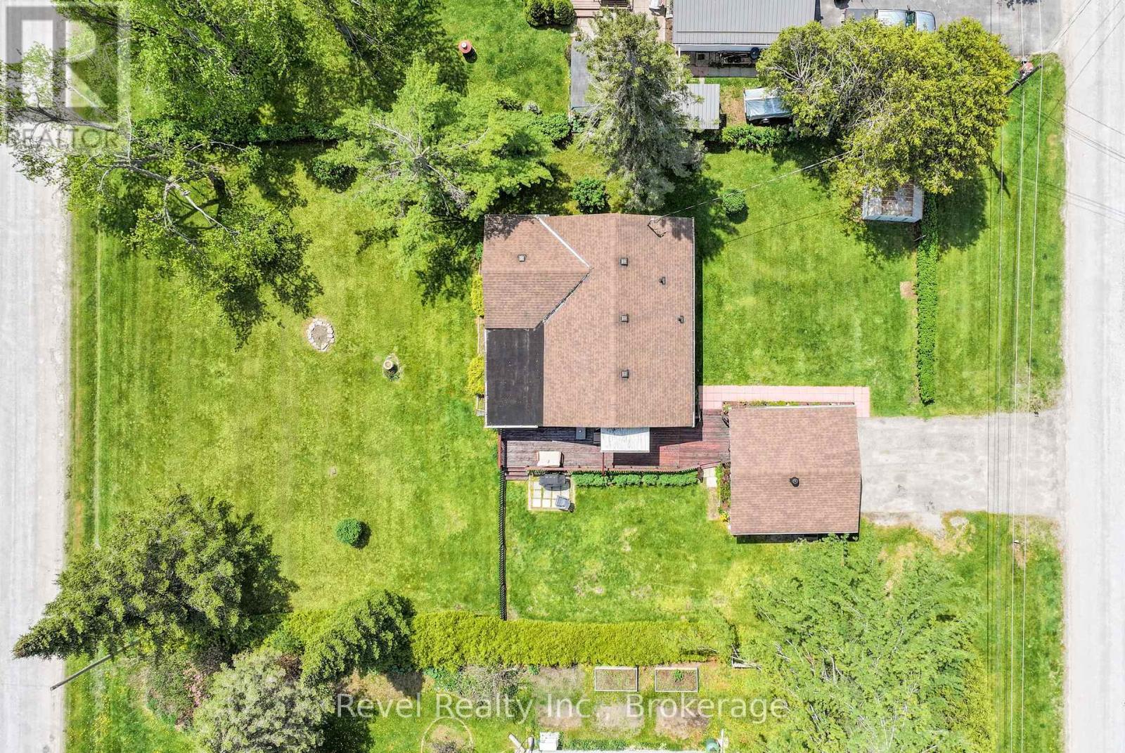 133 VICTORIA DRIVE E - 8