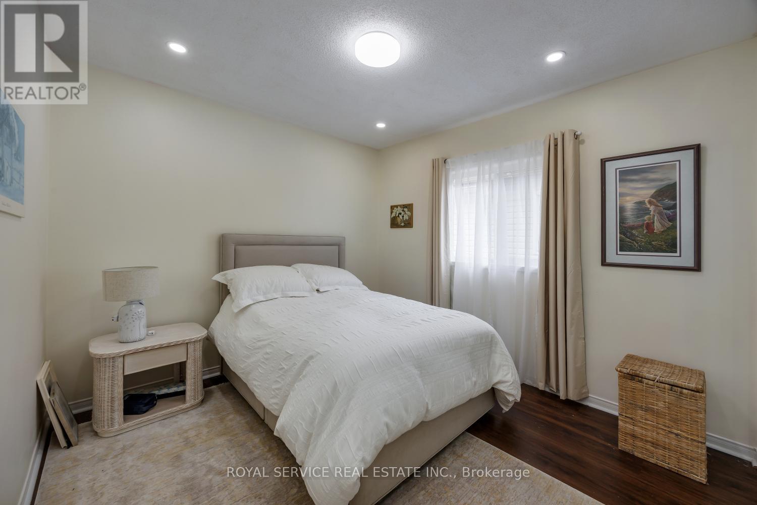16 SNELL COURT - 22