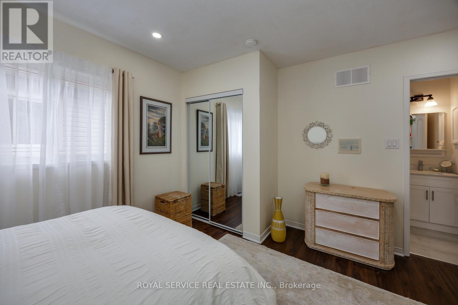 16 SNELL COURT - 23