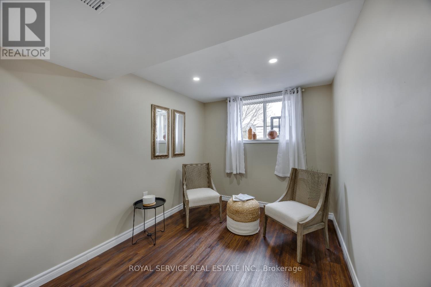 16 SNELL COURT - 27