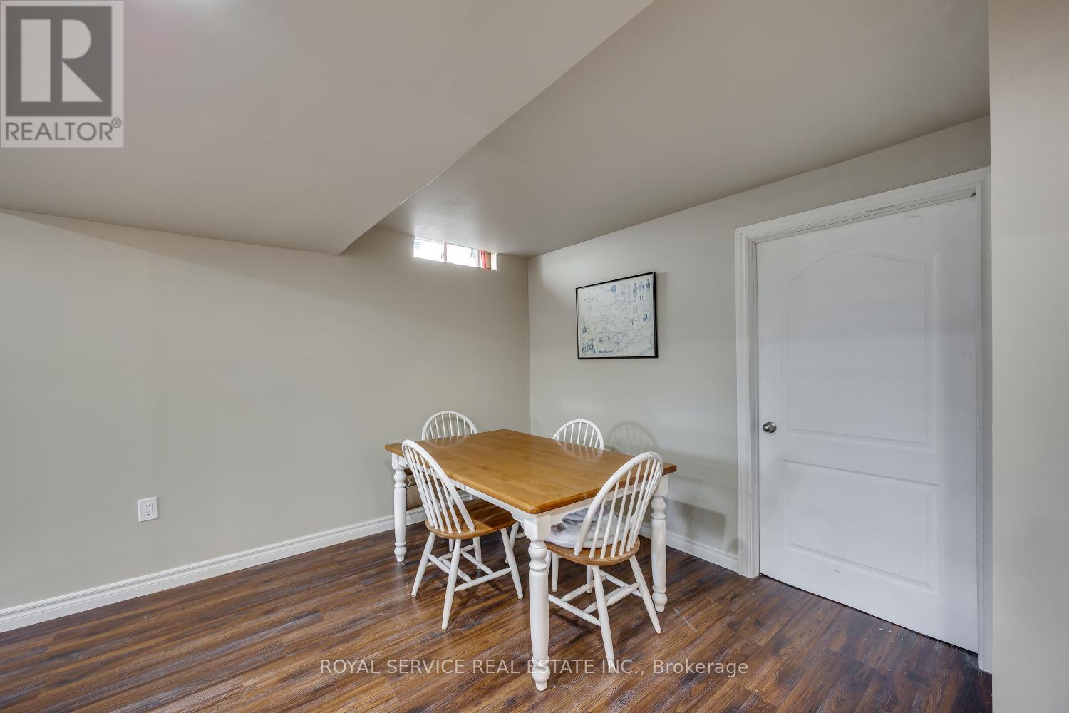16 SNELL COURT - 35