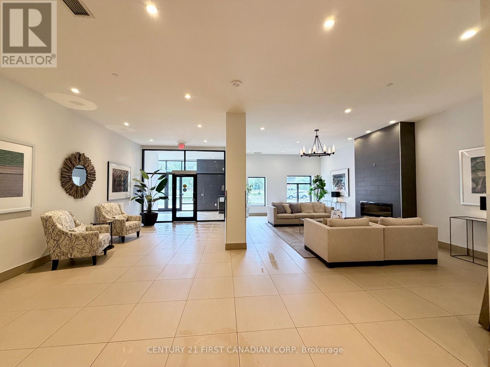 #504 240 VILLAGEWALK BOULEVARD - 23