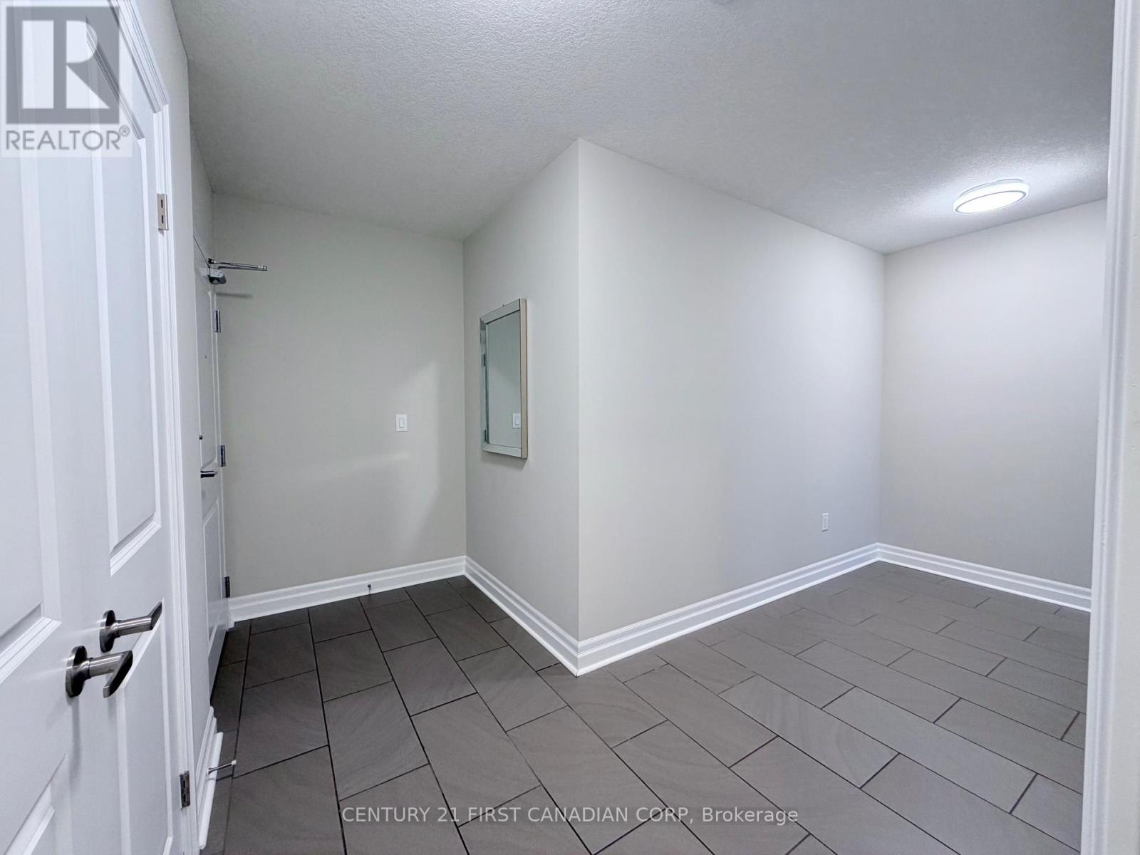 #504 240 VILLAGEWALK BOULEVARD - 4