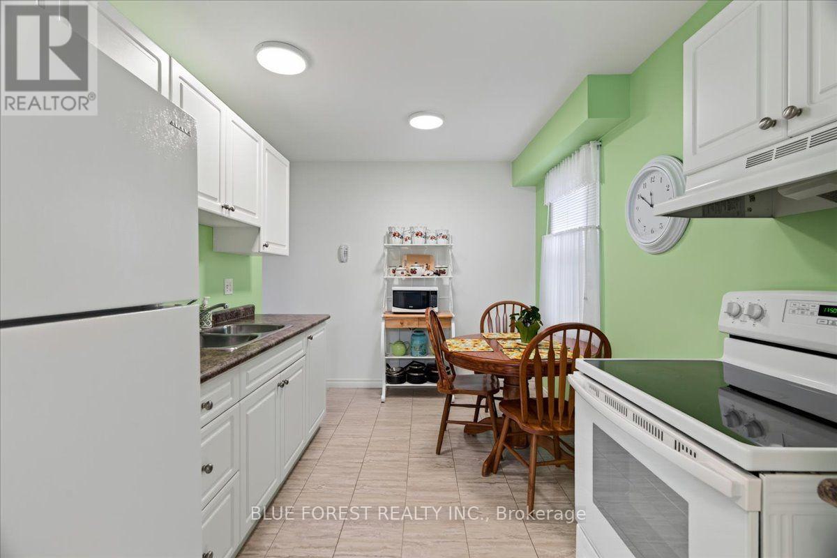 #110 70 FIDDLERS GREEN ROAD - Image 11