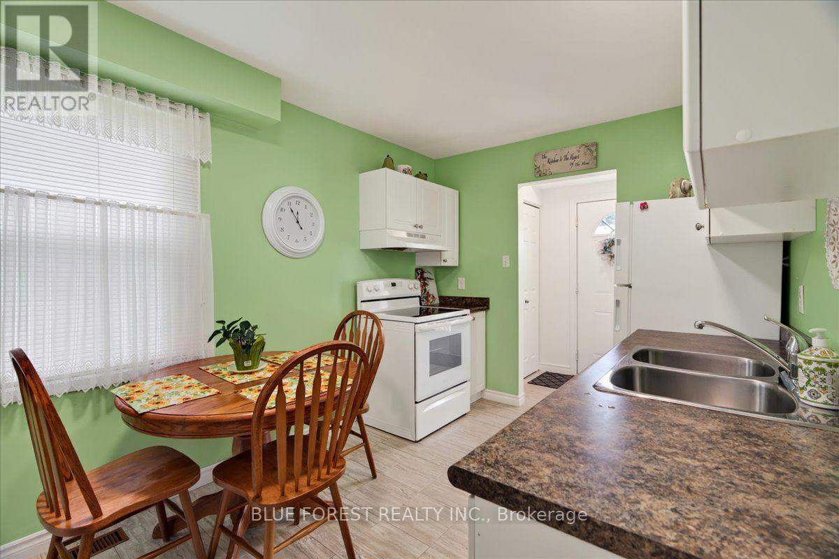 #110 70 FIDDLERS GREEN ROAD - Image 12
