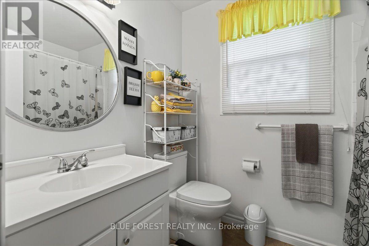 #110 70 FIDDLERS GREEN ROAD - Image 15