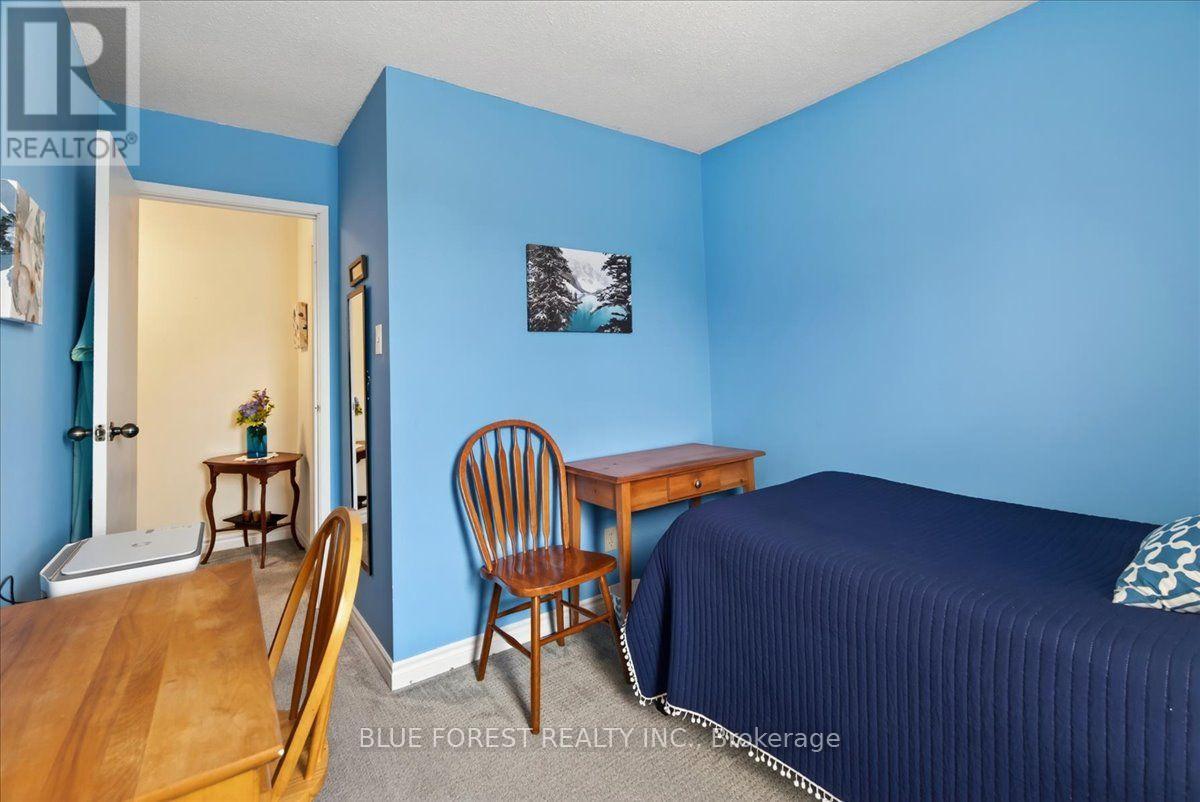#110 70 FIDDLERS GREEN ROAD - Image 17