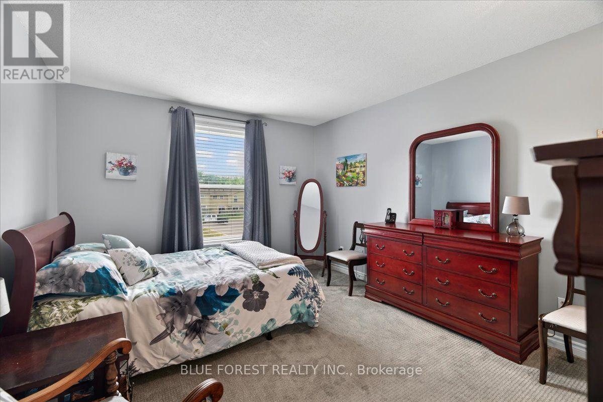 #110 70 FIDDLERS GREEN ROAD - Image 18