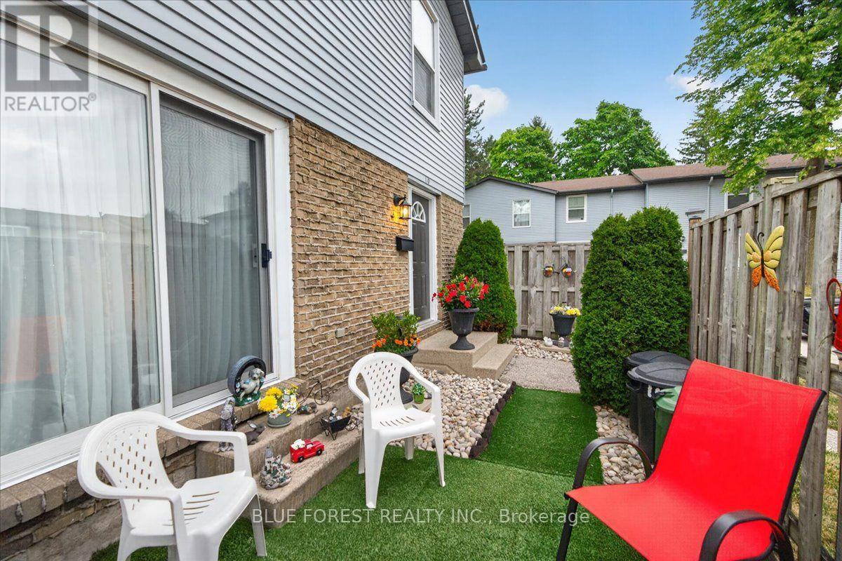 #110 70 FIDDLERS GREEN ROAD - Image 20