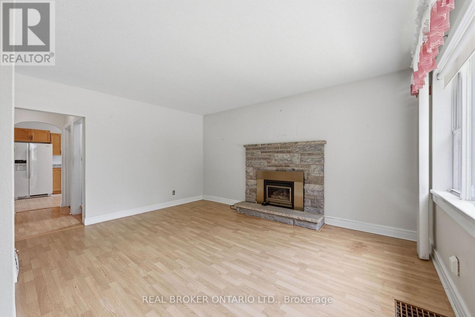 385 ENFIELD AVENUE - Image 12
