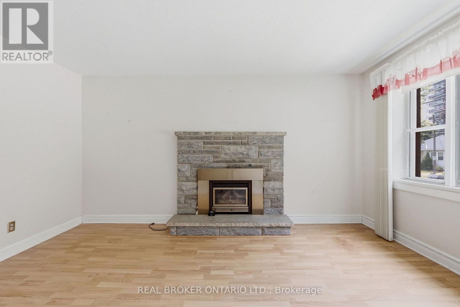 385 ENFIELD AVENUE - Image 13