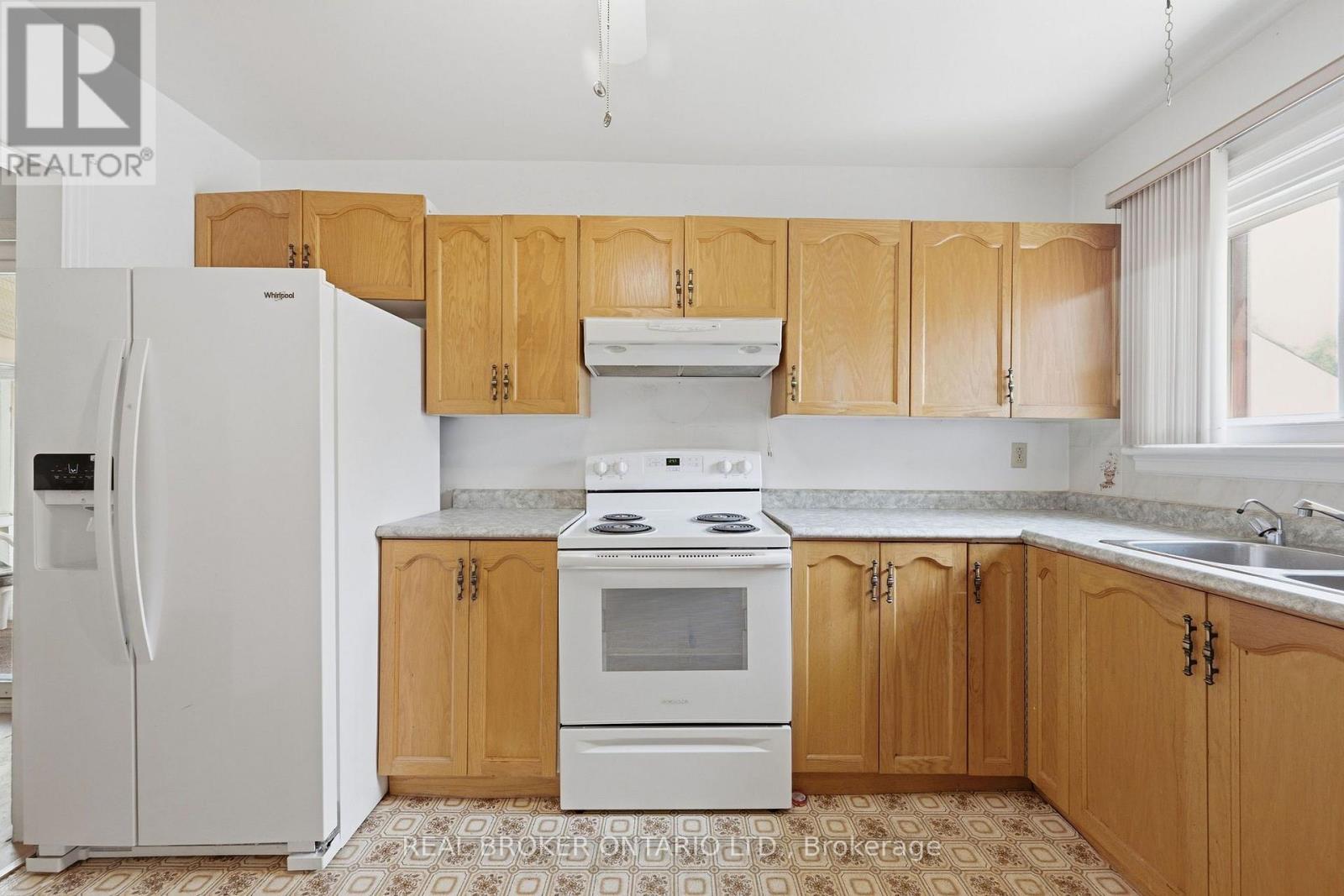 385 ENFIELD AVENUE - Image 19