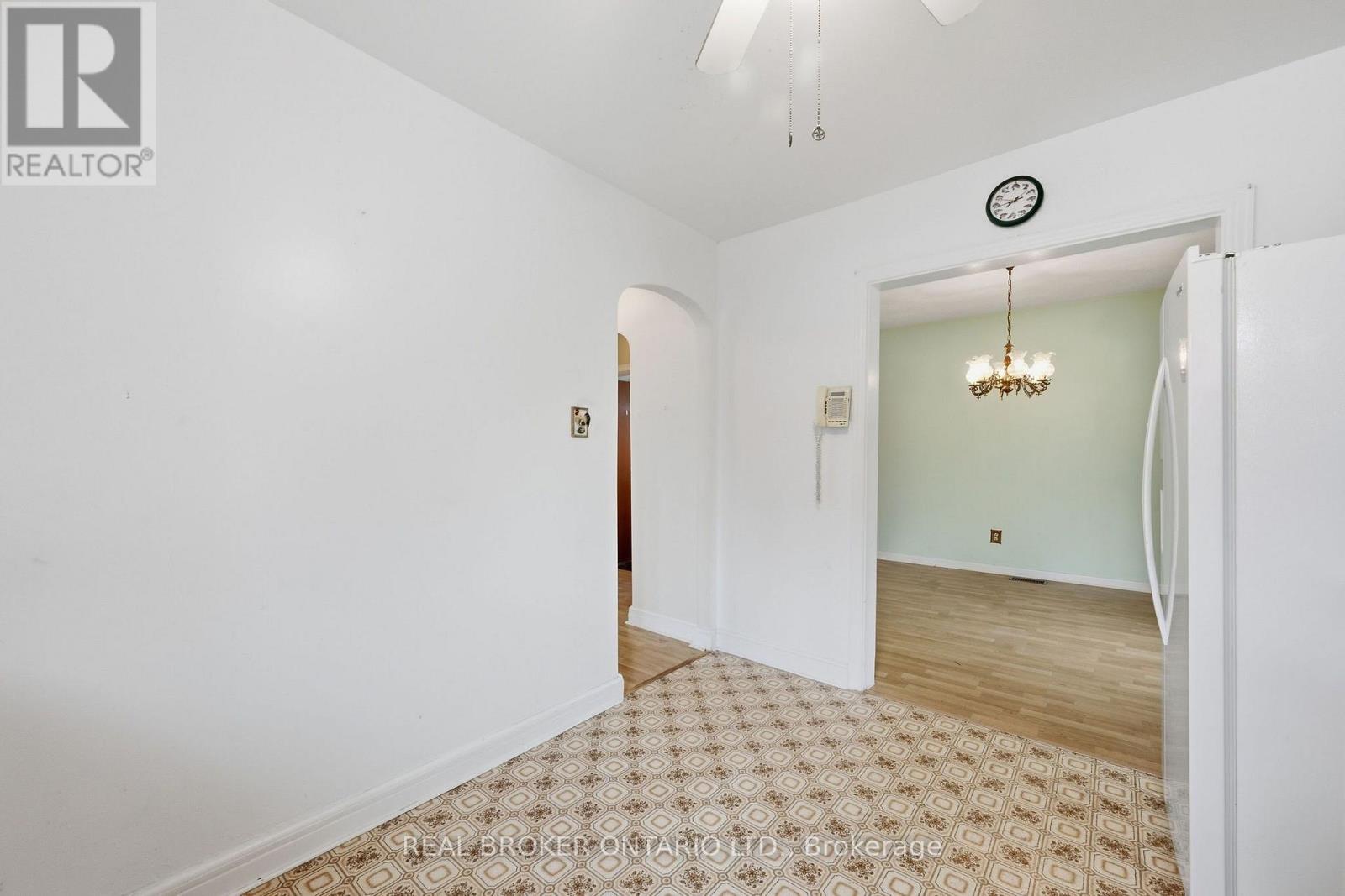 385 ENFIELD AVENUE - Image 20