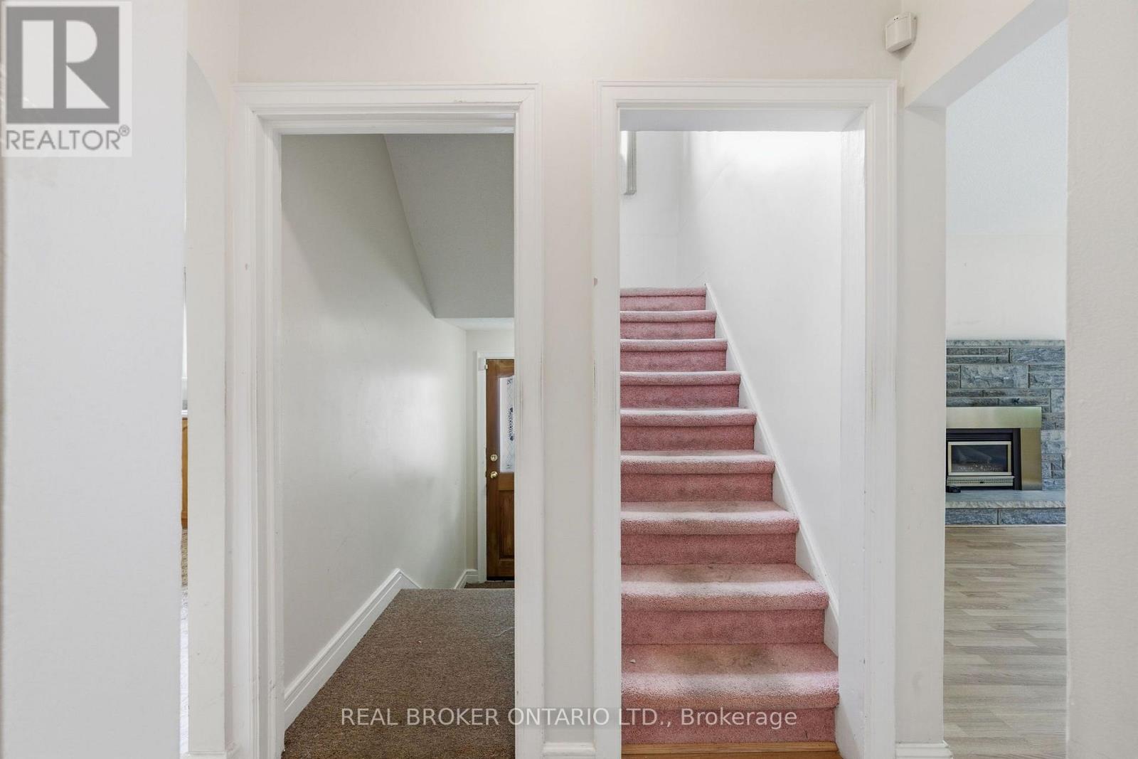 385 ENFIELD AVENUE - Image 25