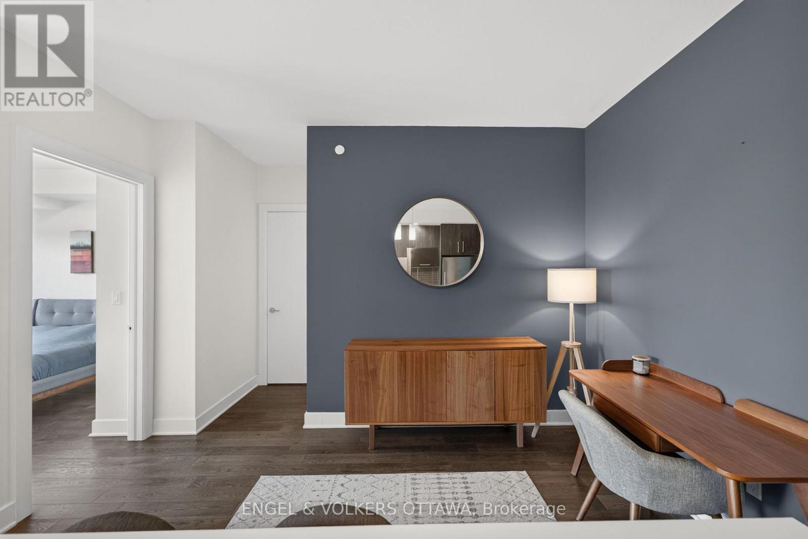 #816 255 BAY STREET - Image 11