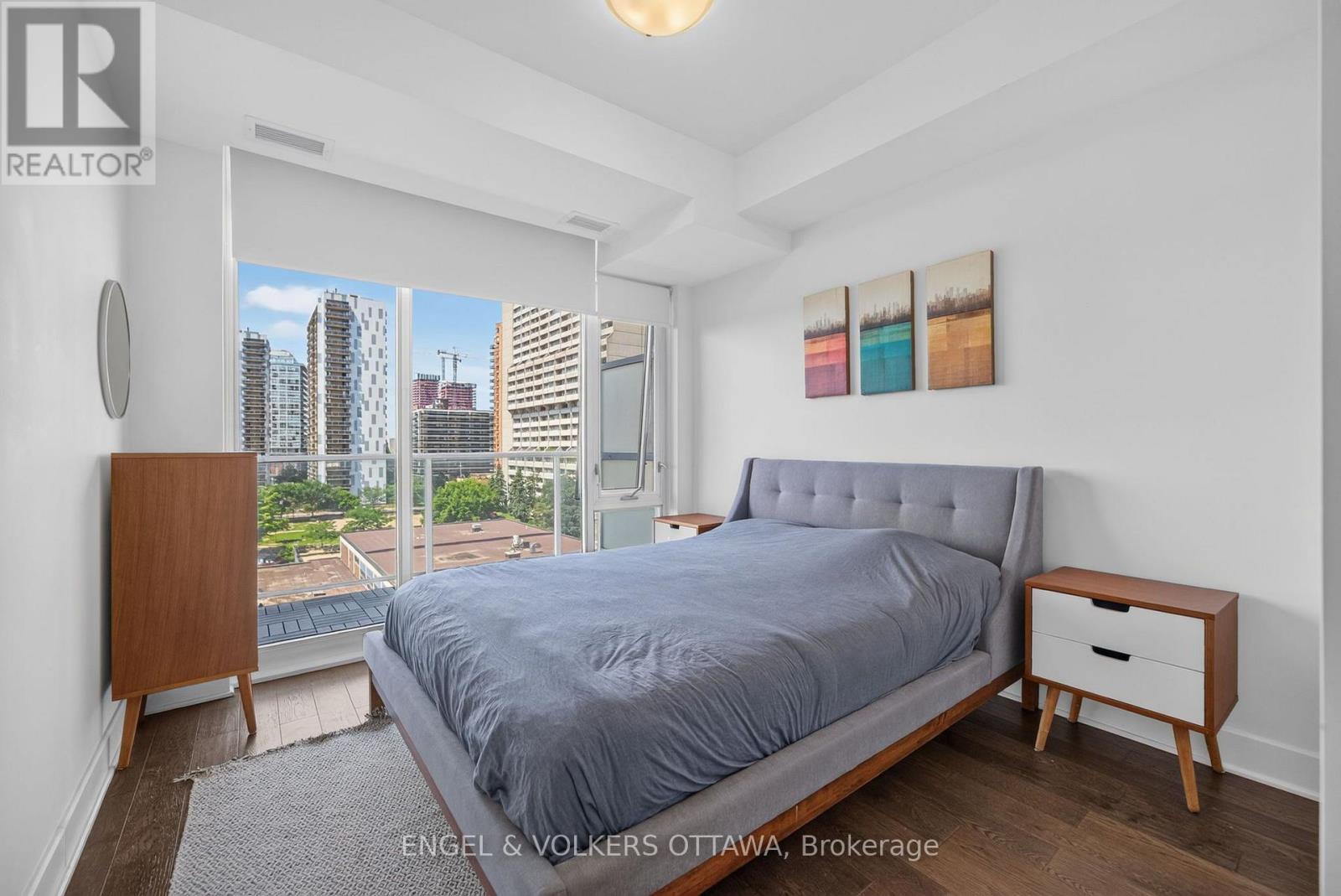 #816 255 BAY STREET - Image 15