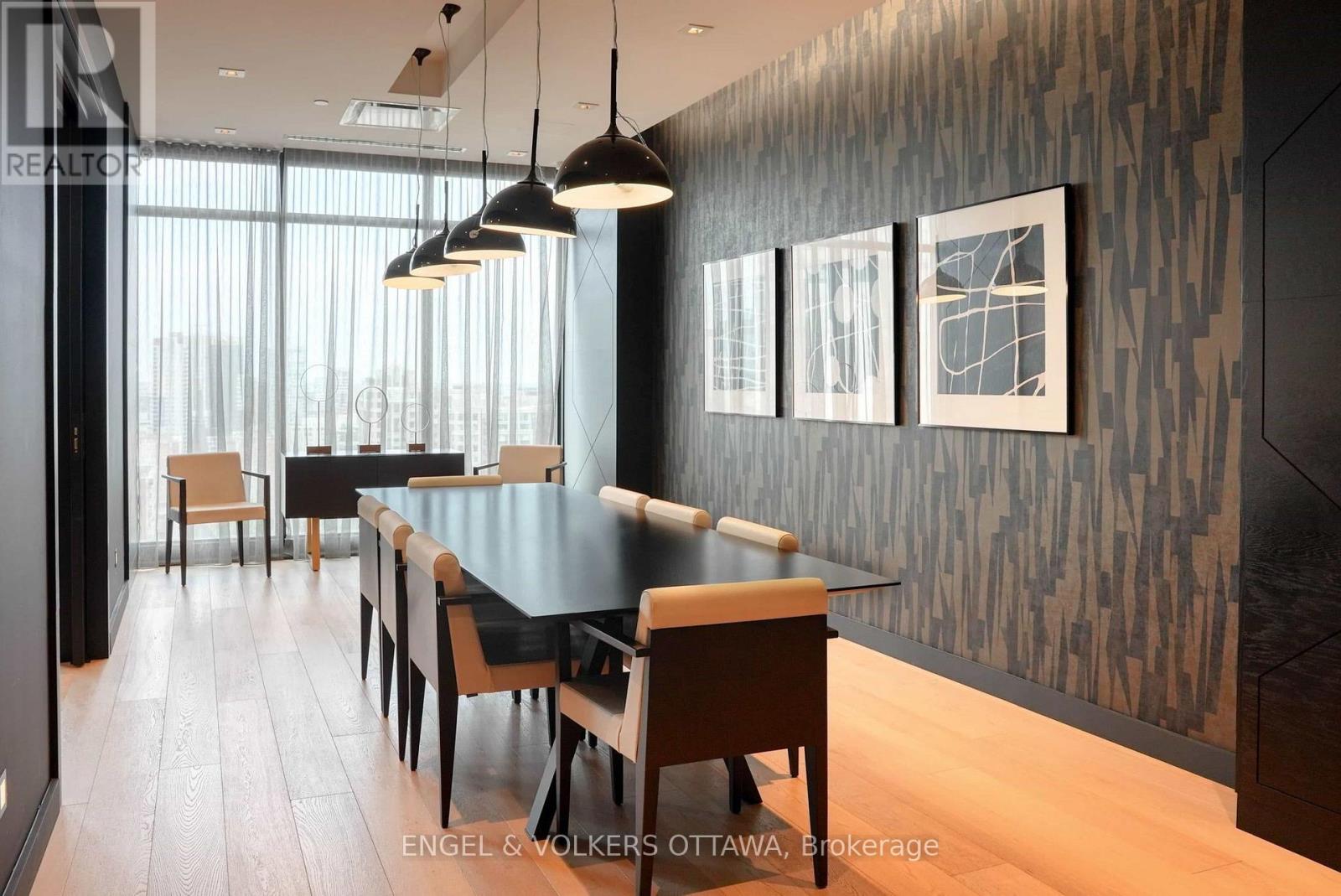 #816 255 BAY STREET - Image 23