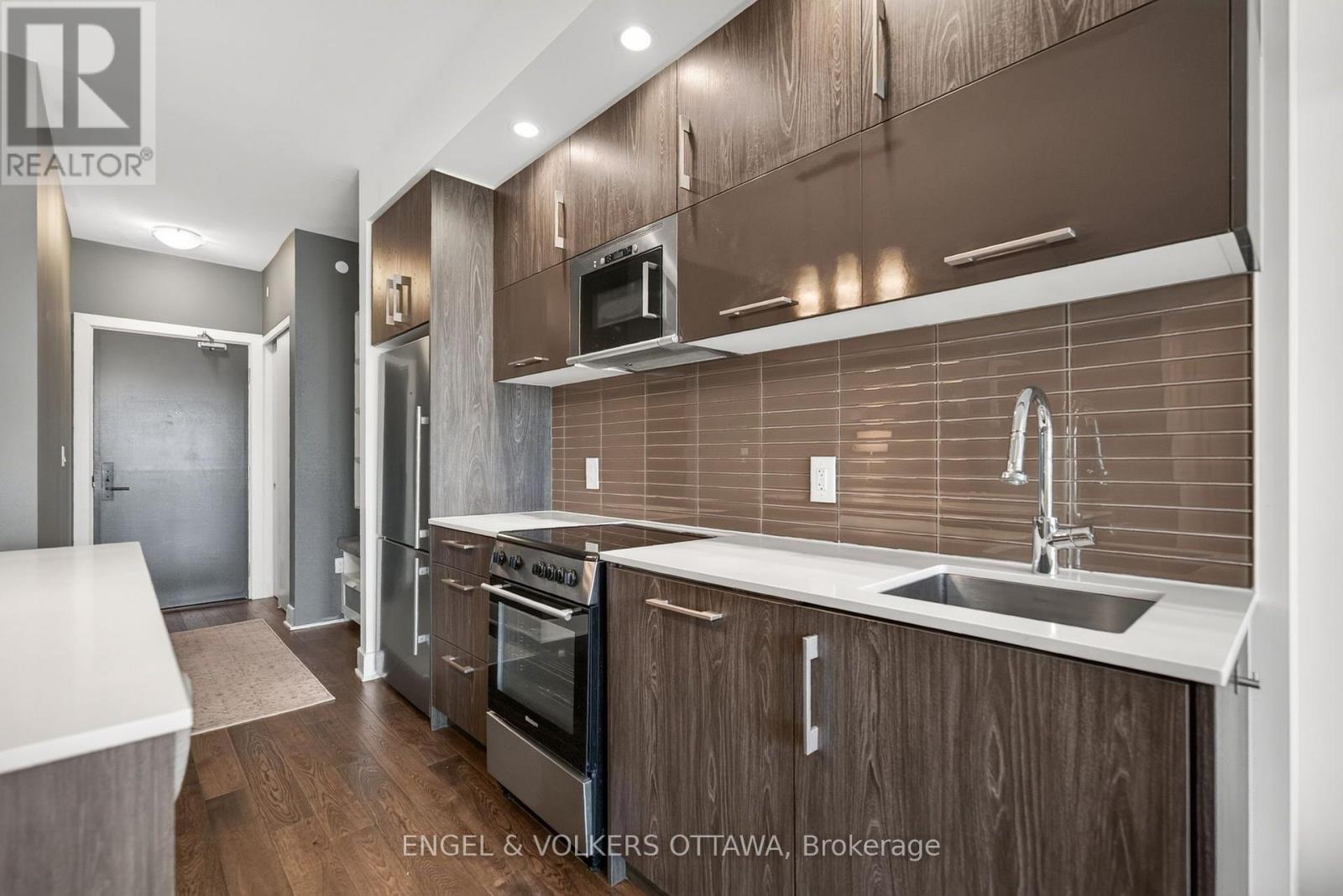 #816 255 BAY STREET - Image 8