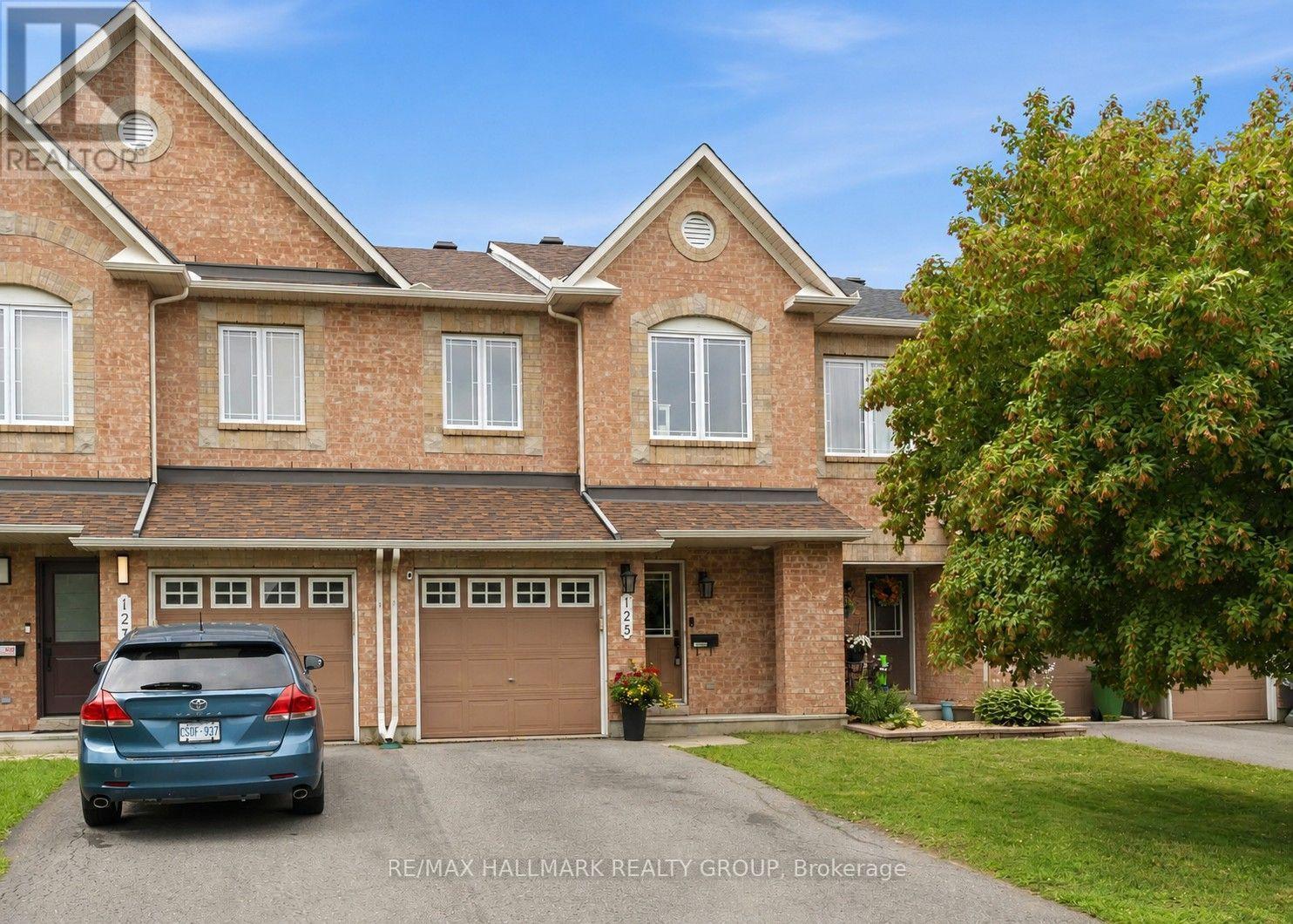 125 MONTMORENCY WAY - 1
