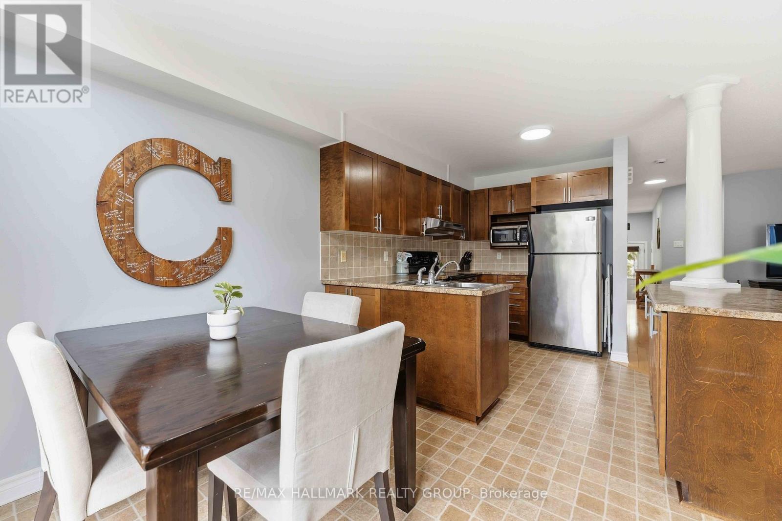125 MONTMORENCY WAY - 13