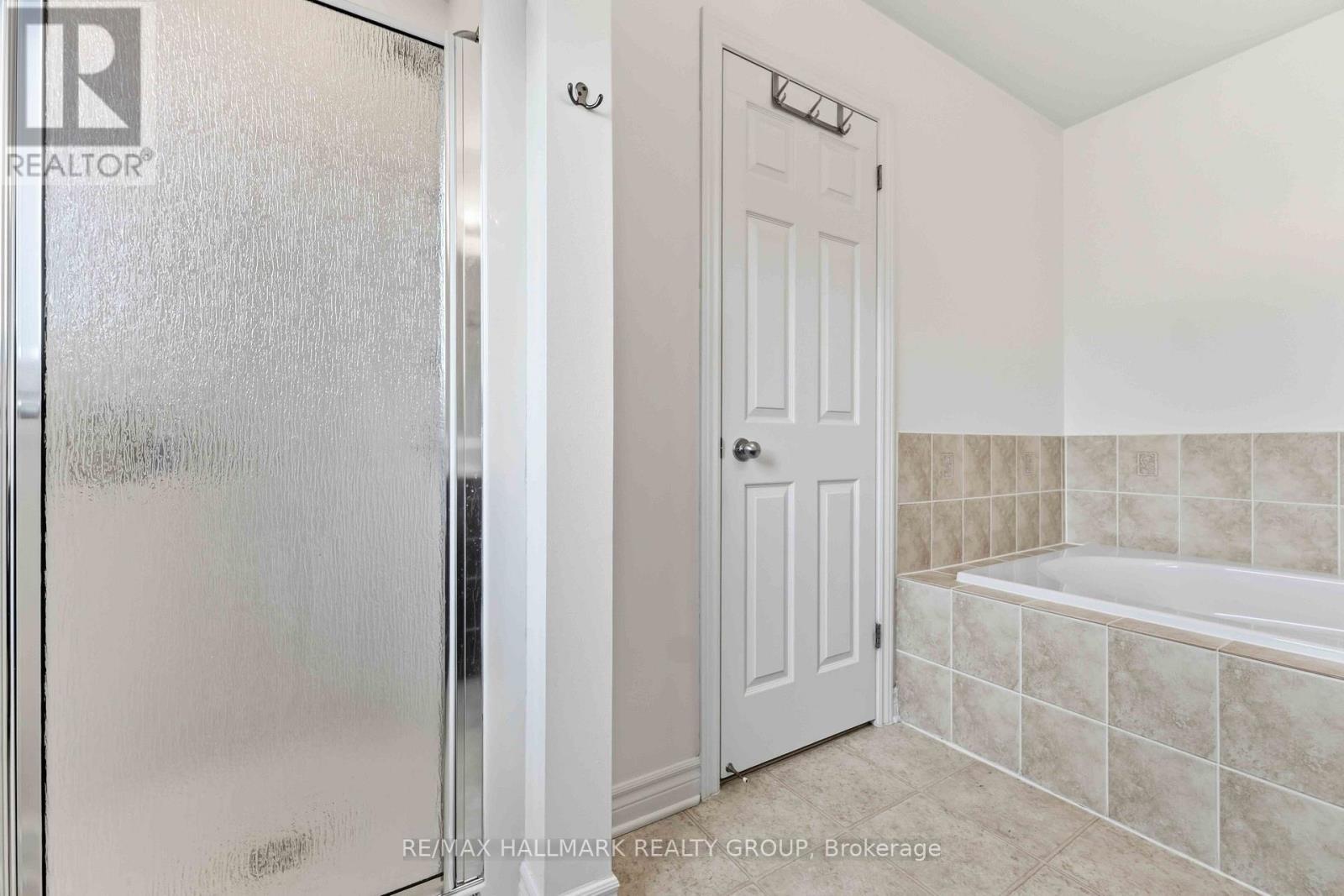 125 MONTMORENCY WAY - 21