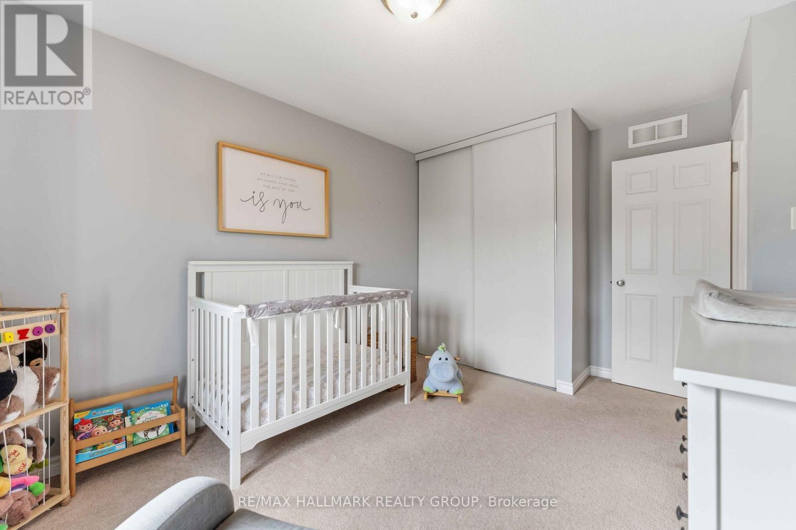 125 MONTMORENCY WAY - 27