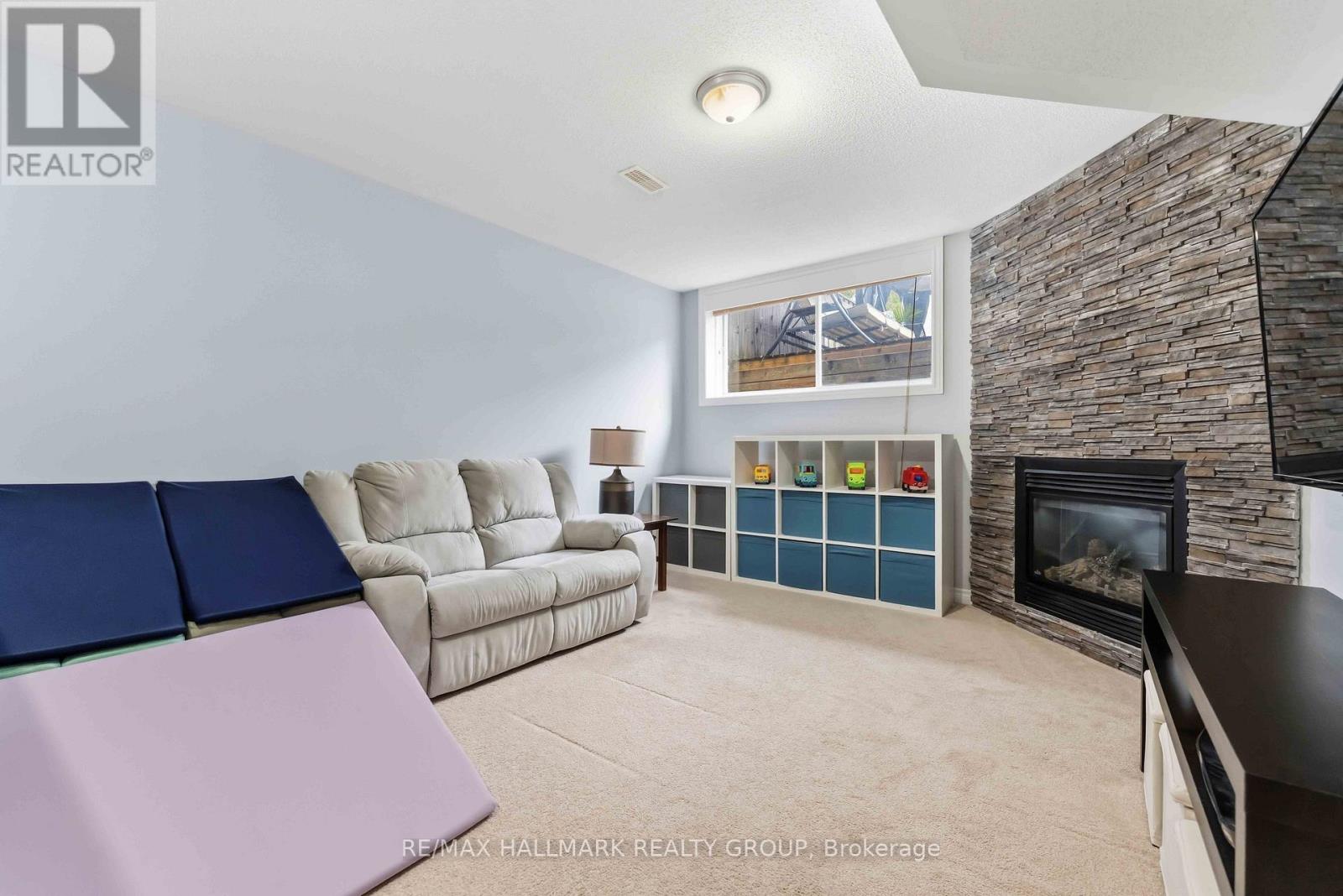 125 MONTMORENCY WAY - 29