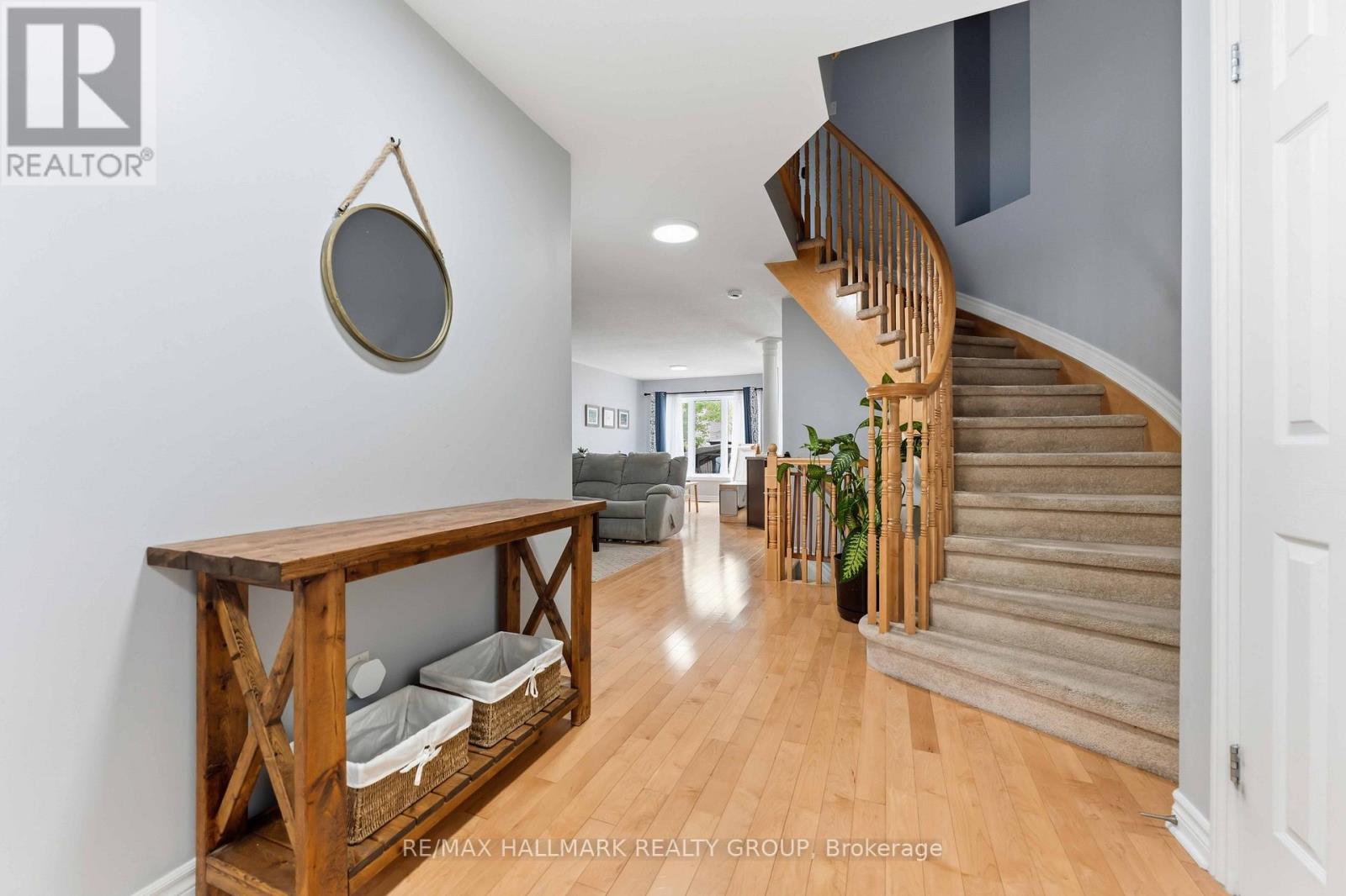 125 MONTMORENCY WAY - 3