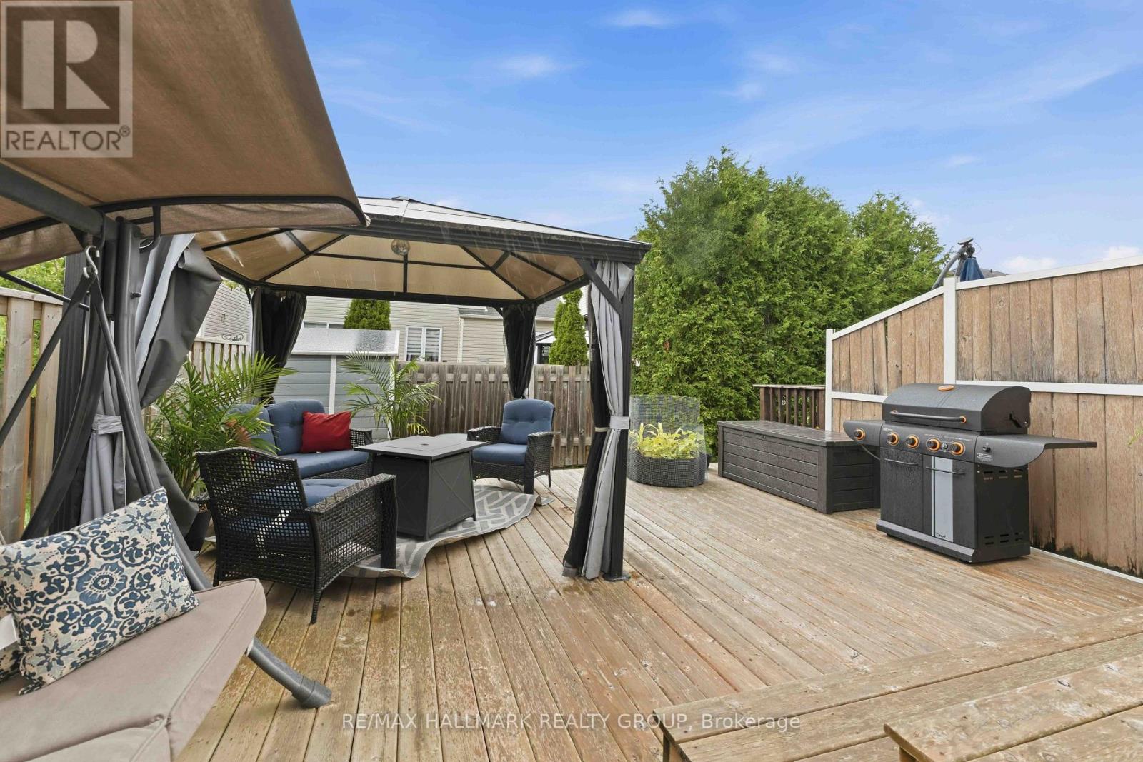 125 MONTMORENCY WAY - 34