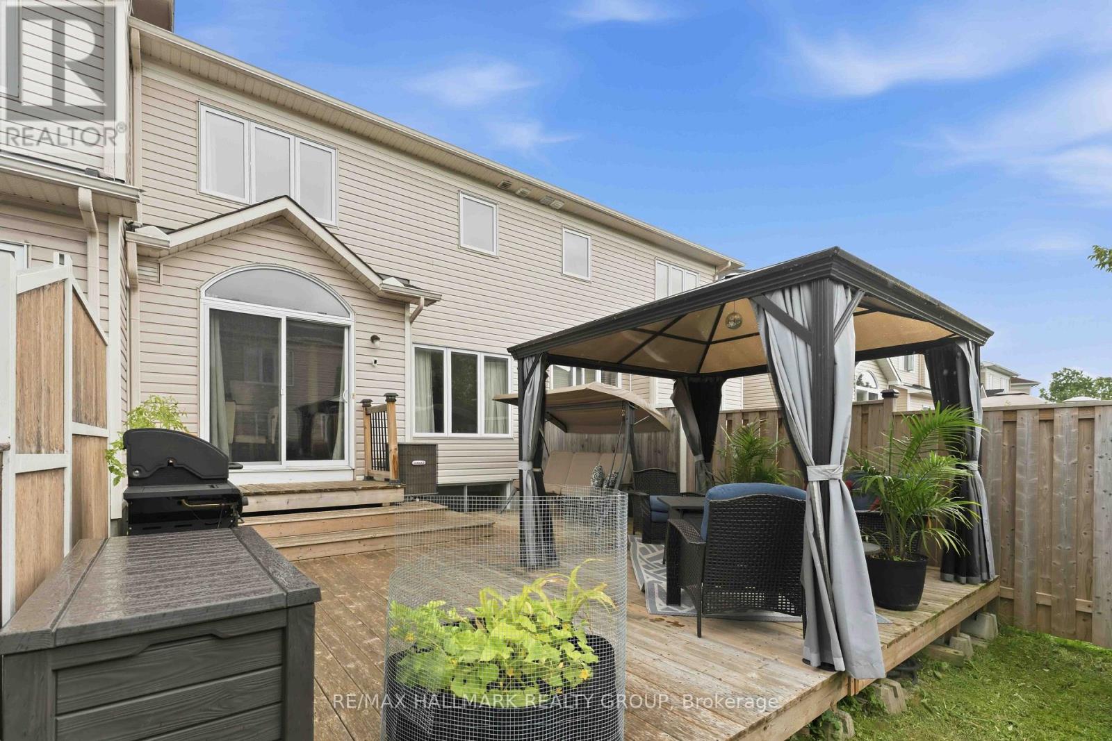 125 MONTMORENCY WAY - 35