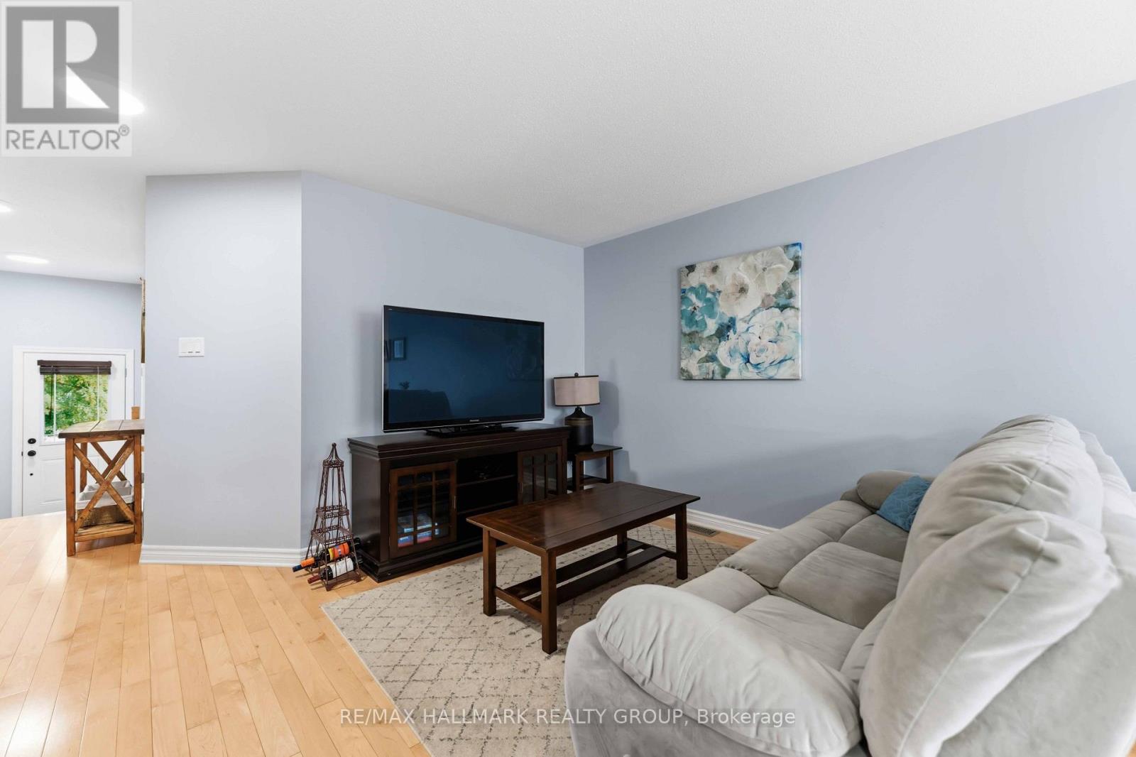 125 MONTMORENCY WAY - 5