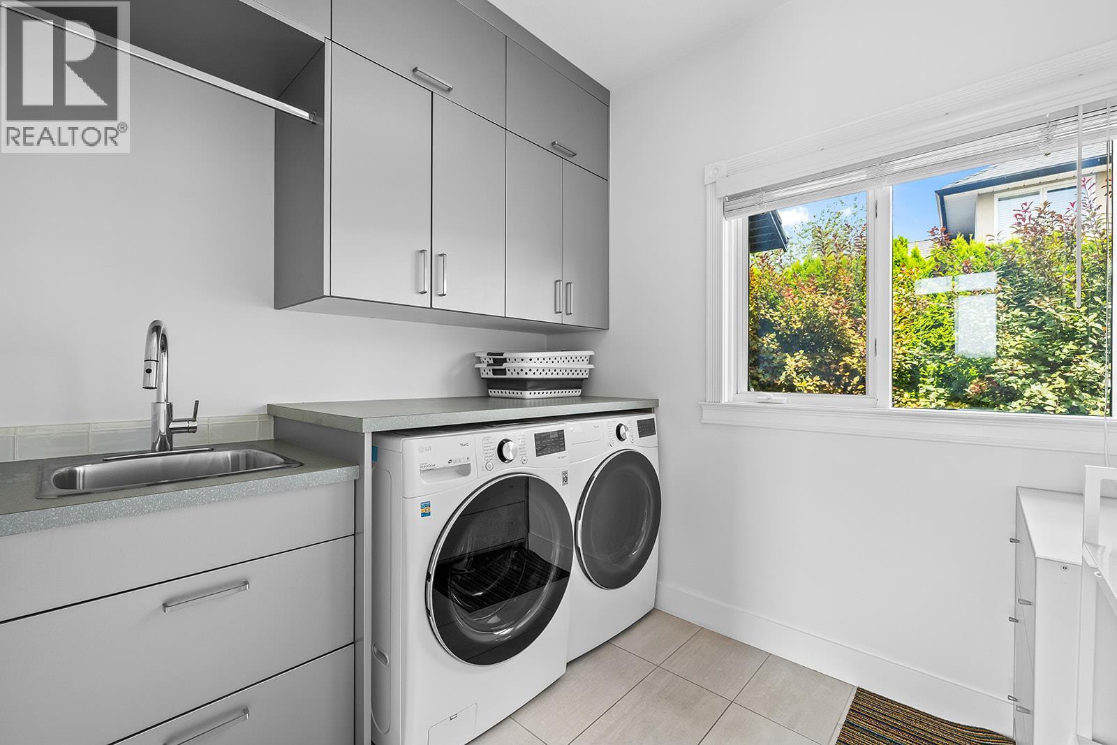 1777 Spruceview Court - 39