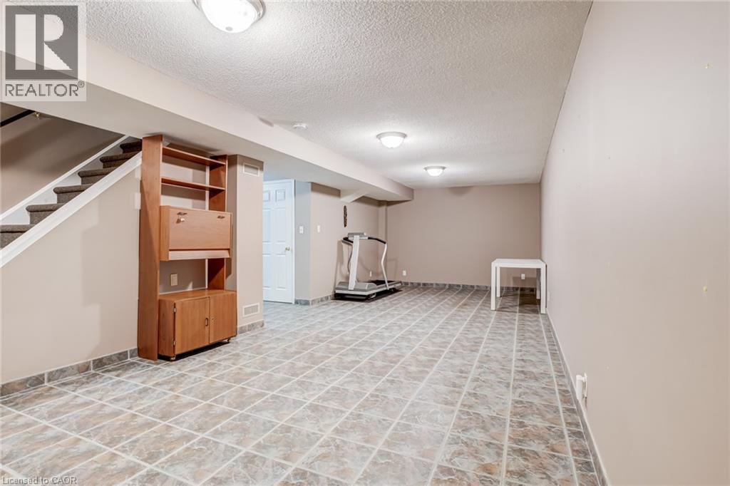 #61 3045 NEW Street - 28