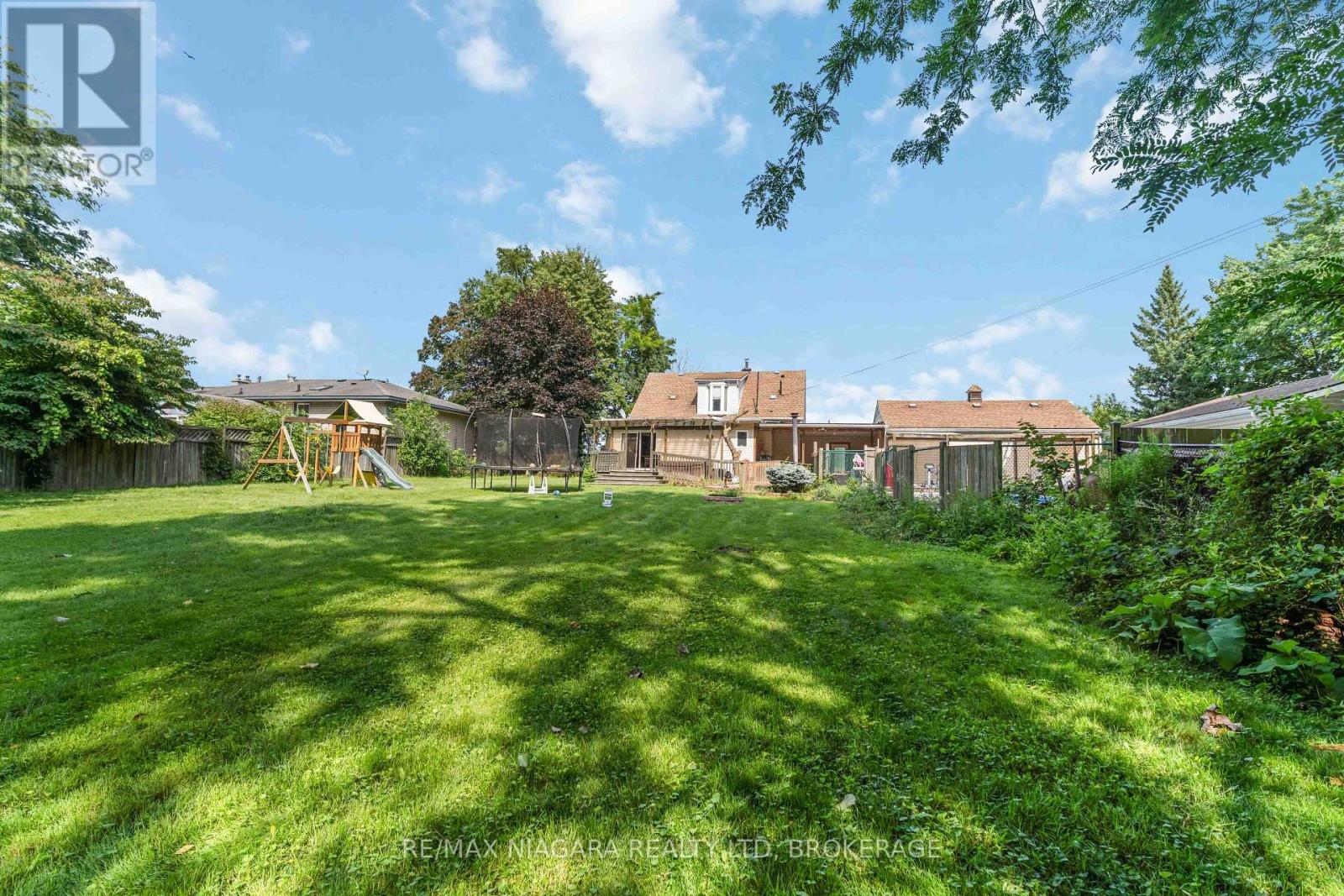 1671 THIRD STREET LOUTH STREET - 27