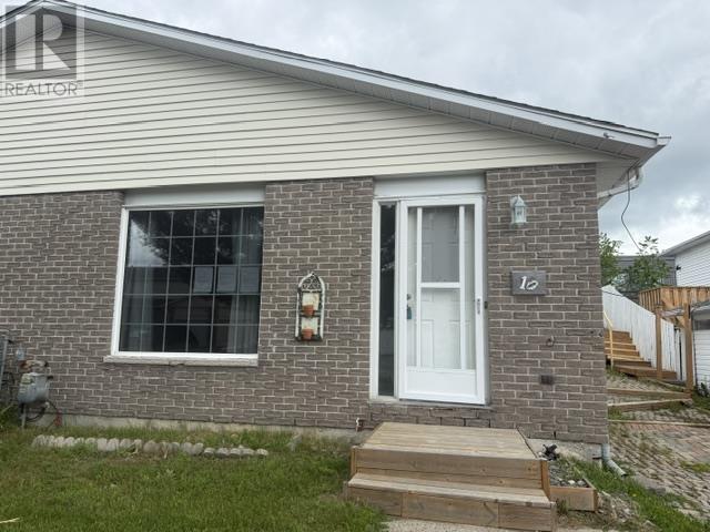 10 Farrell CRES - 1